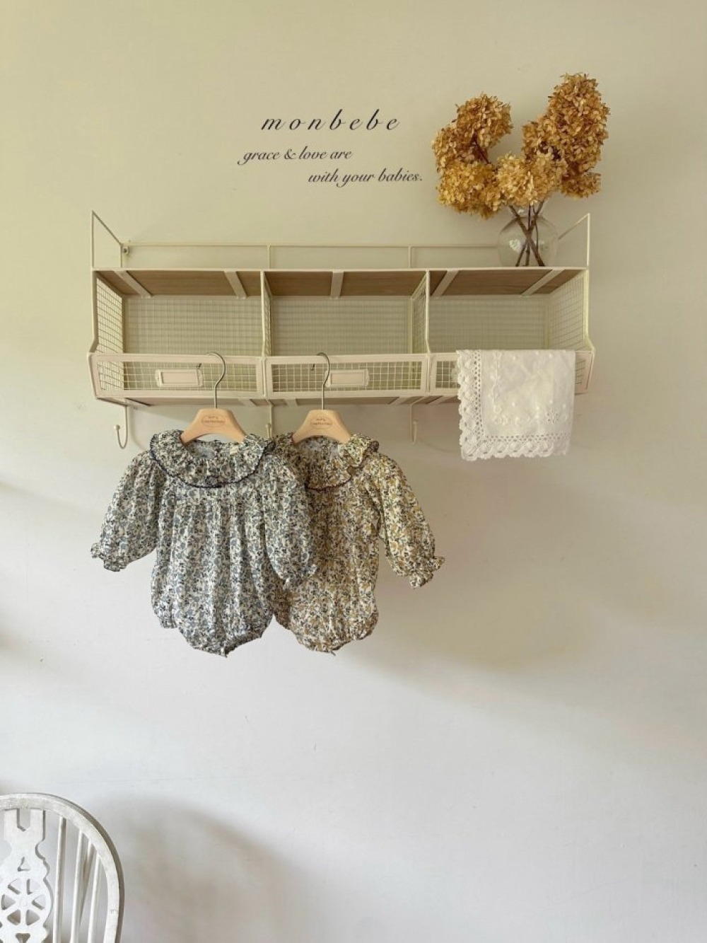 MONBEBE03｜(3m-24m) 滿版碎花荷葉領邊包屁衣