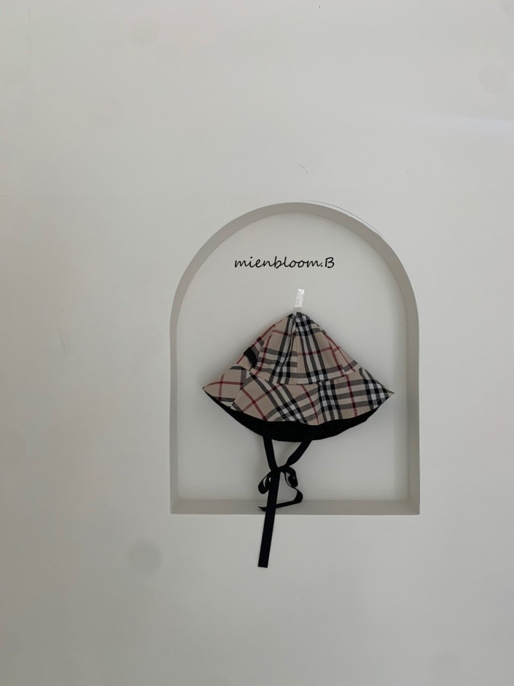 Bloom.b08｜(bebe) 英倫格紋綁帶帽