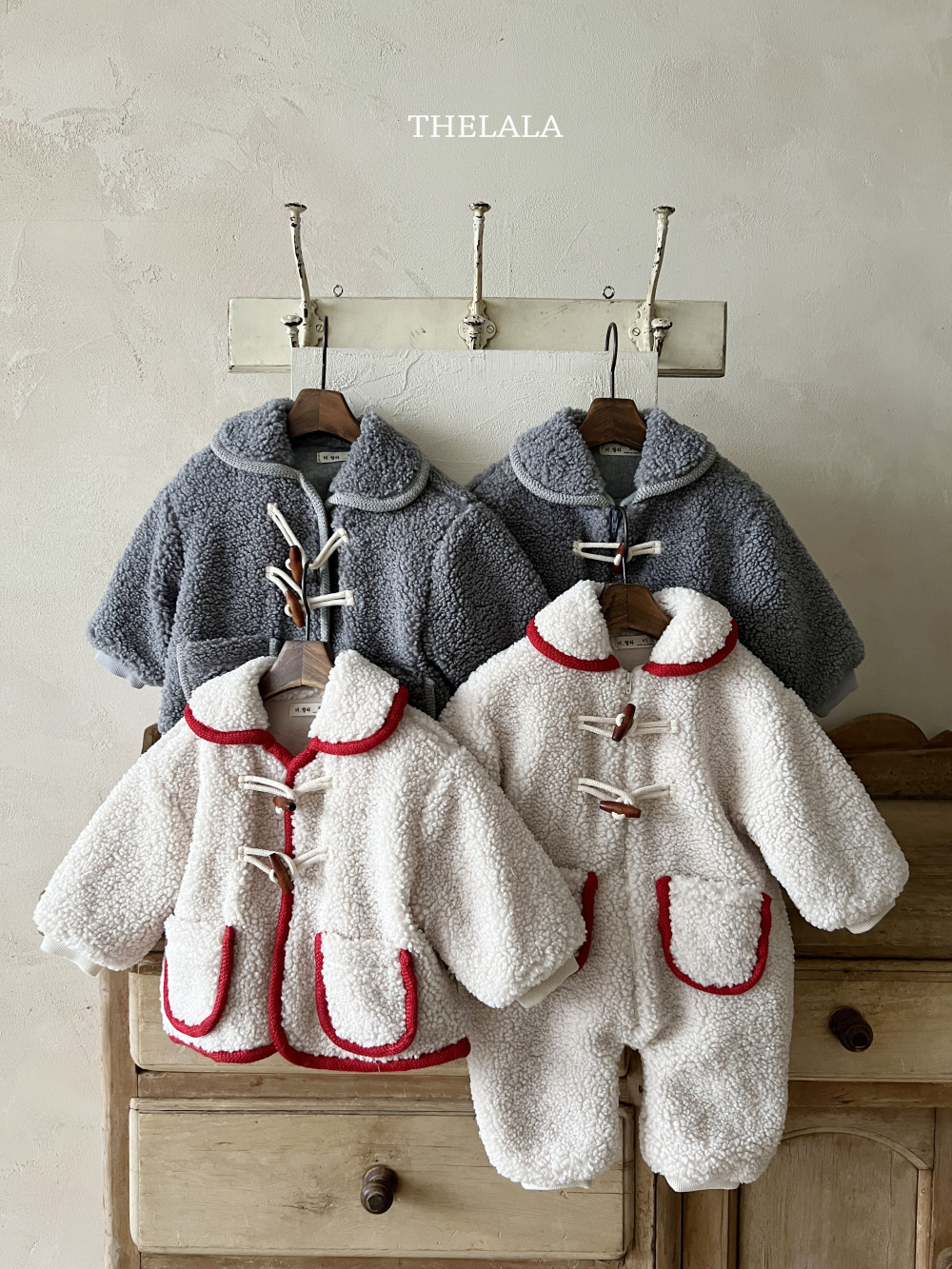 thelala22｜ (0m-18m) 毛毛牛角扣滾邊連身衣