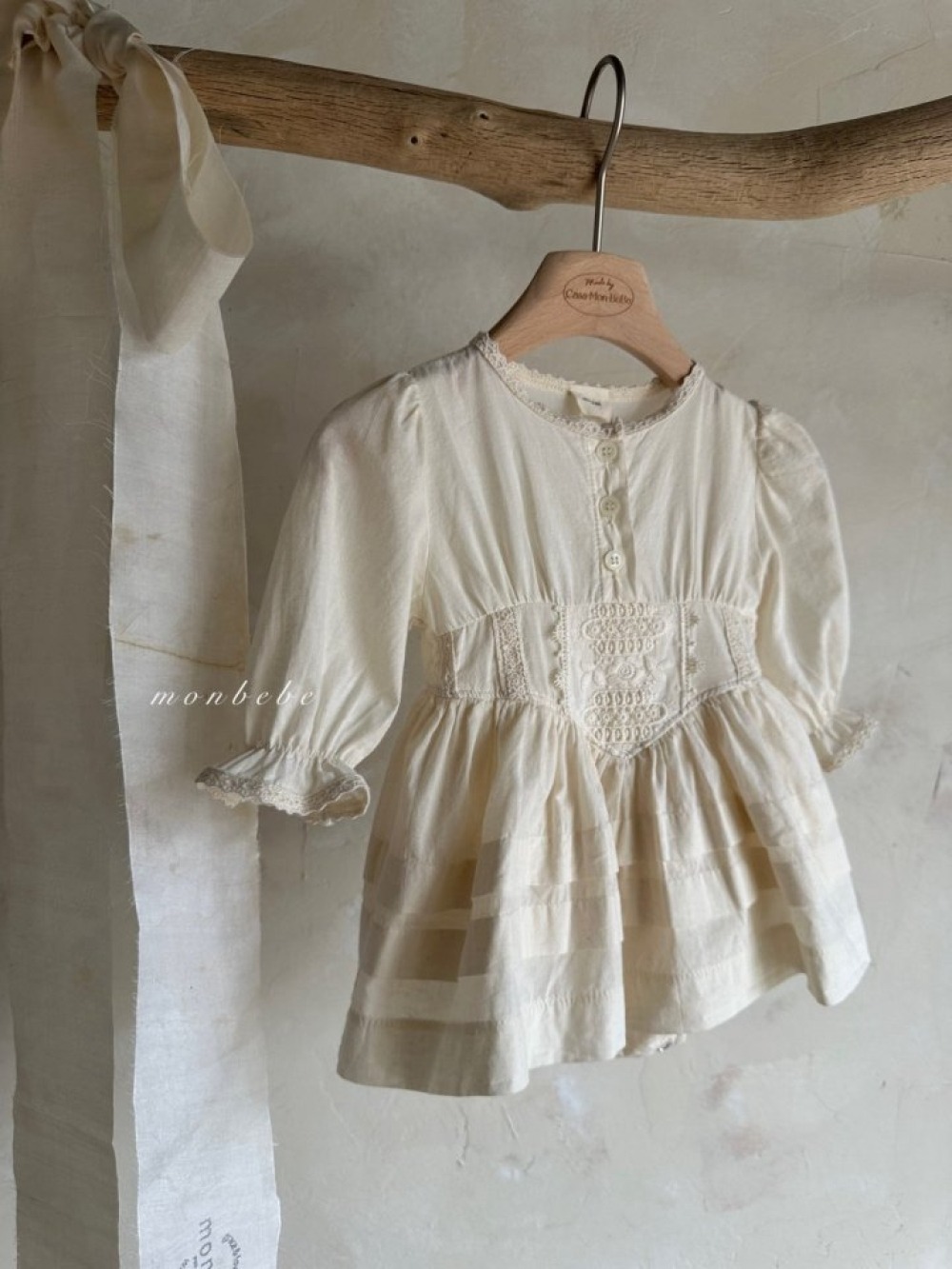 MONBEBE07｜(3m-24m) 古典蕾絲洋裝包屁衣