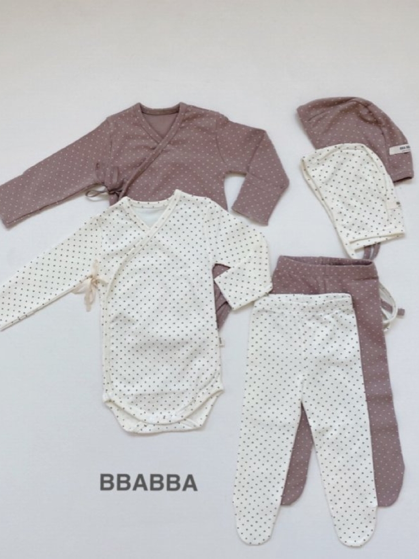 BBABBA35｜(60cm-83cm) 2色點點包屁套裝組含帽子