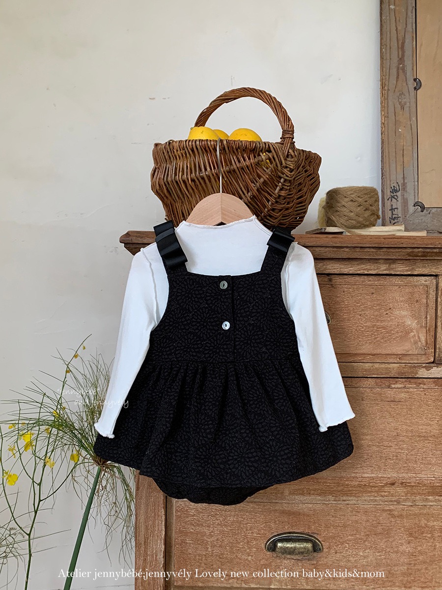 JE289｜(66-90cm) 蝴蝶緞帶壓紋包屁衣