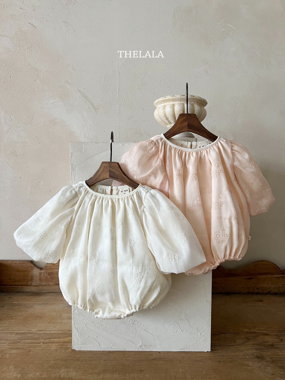 thelala36｜ (0m-18m) 刺繡甜美小花包屁衣