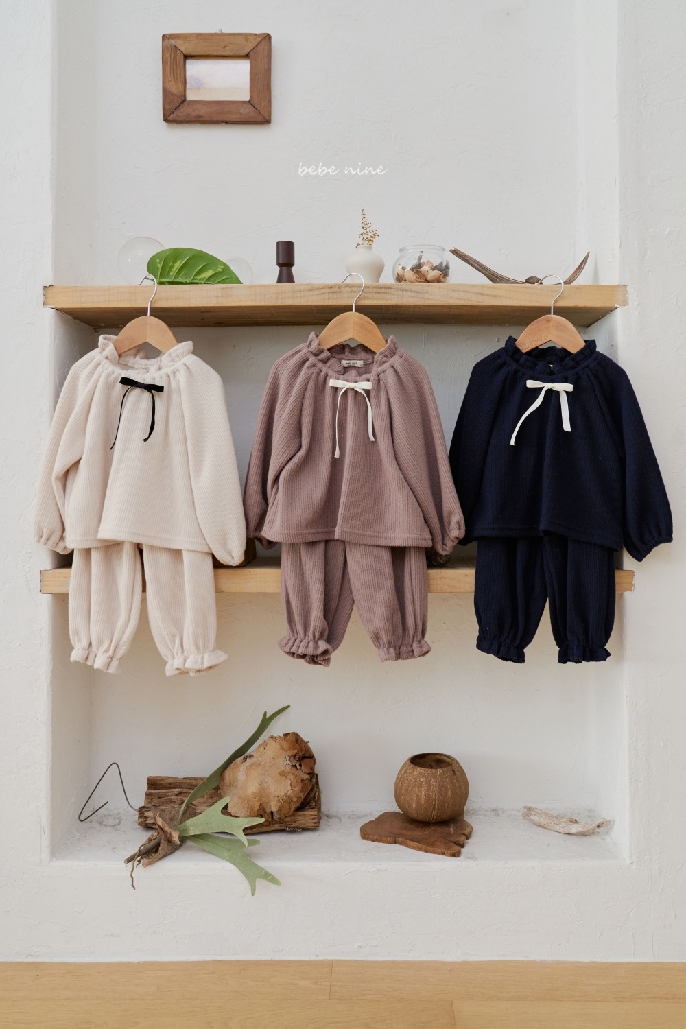 bebe nine31 (65cm-115cm) 3色磨毛荷葉立領縮扣套裝