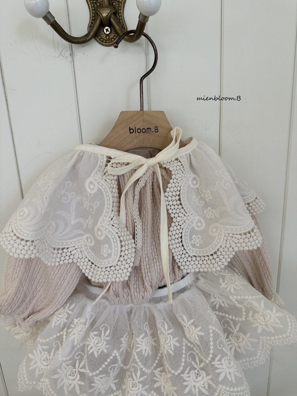 Bloom.b13｜(bebe) 蕾絲綁帶披肩斗篷