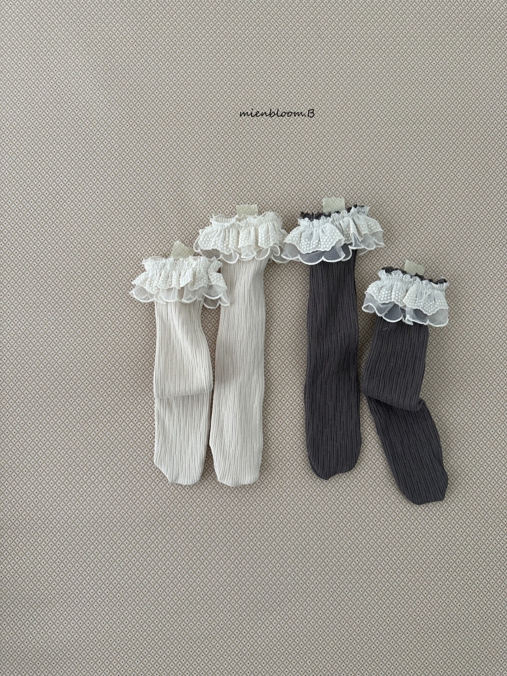Bloom.b04｜(bebe) 細線條蕾絲花邊無根襪