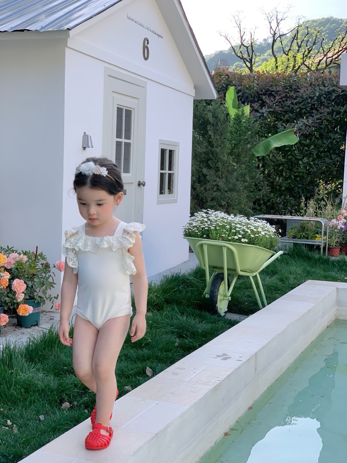 JE29｜(73-130cm) 蕾絲花邊防曬50+泳衣-無袖