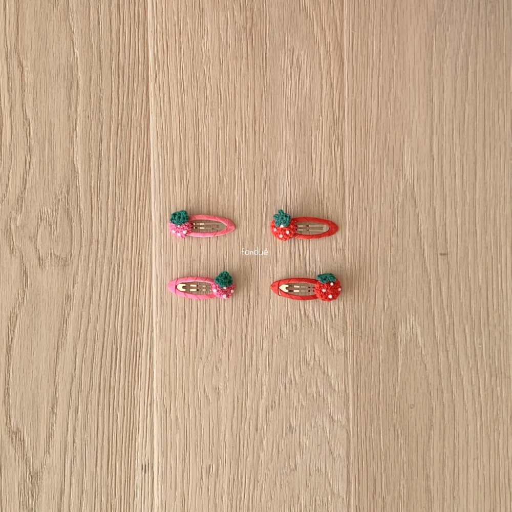 Fondue 43｜(Free)  針織草莓髮夾