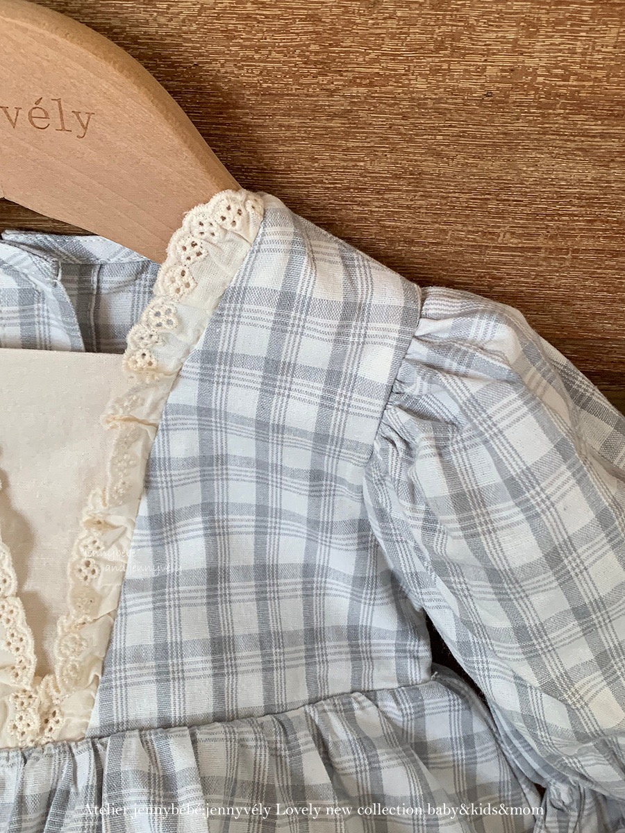 JE547｜(66-90cm) 藍色格紋花邊包屁衣