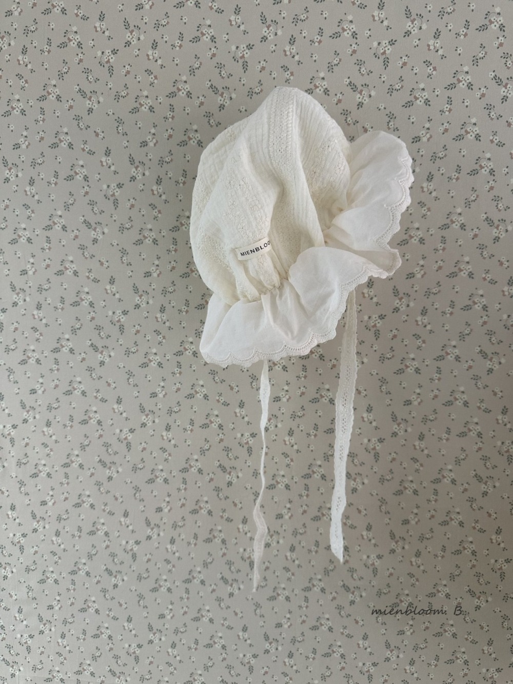 Bloom.b07｜(bebe) 蕾絲花苞綁帶帽