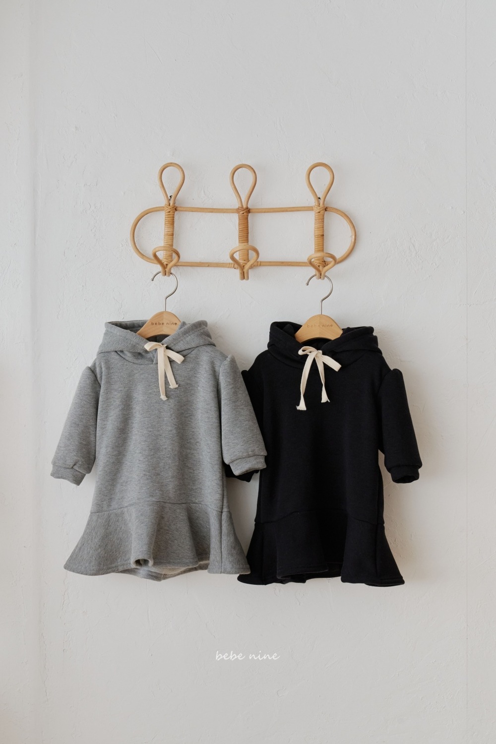 bebe nine28 (65cm-115cm) 2色連毛荷葉邊洋裝