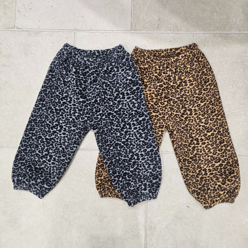 1st blue 07｜(80-118cm) 2色豹紋起毛縮口長褲