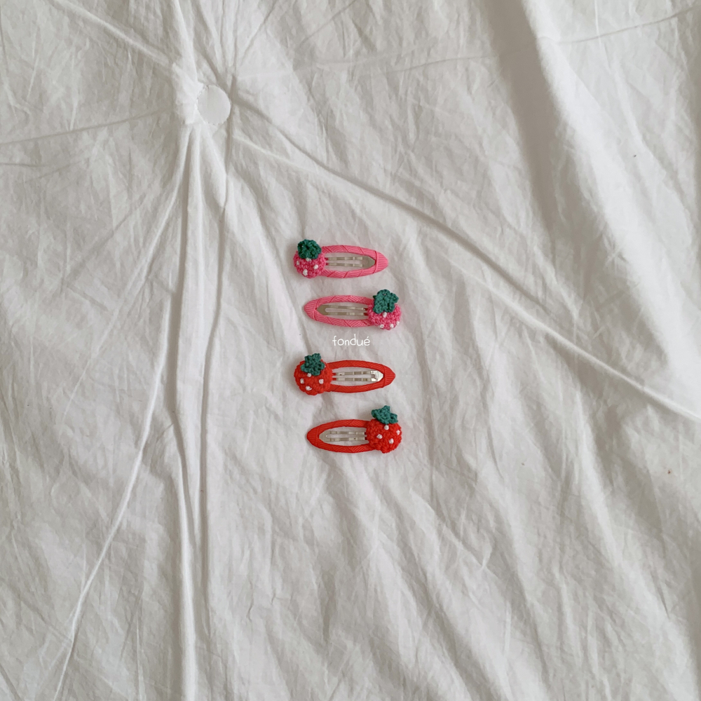 Fondue 43｜(Free)  針織草莓髮夾