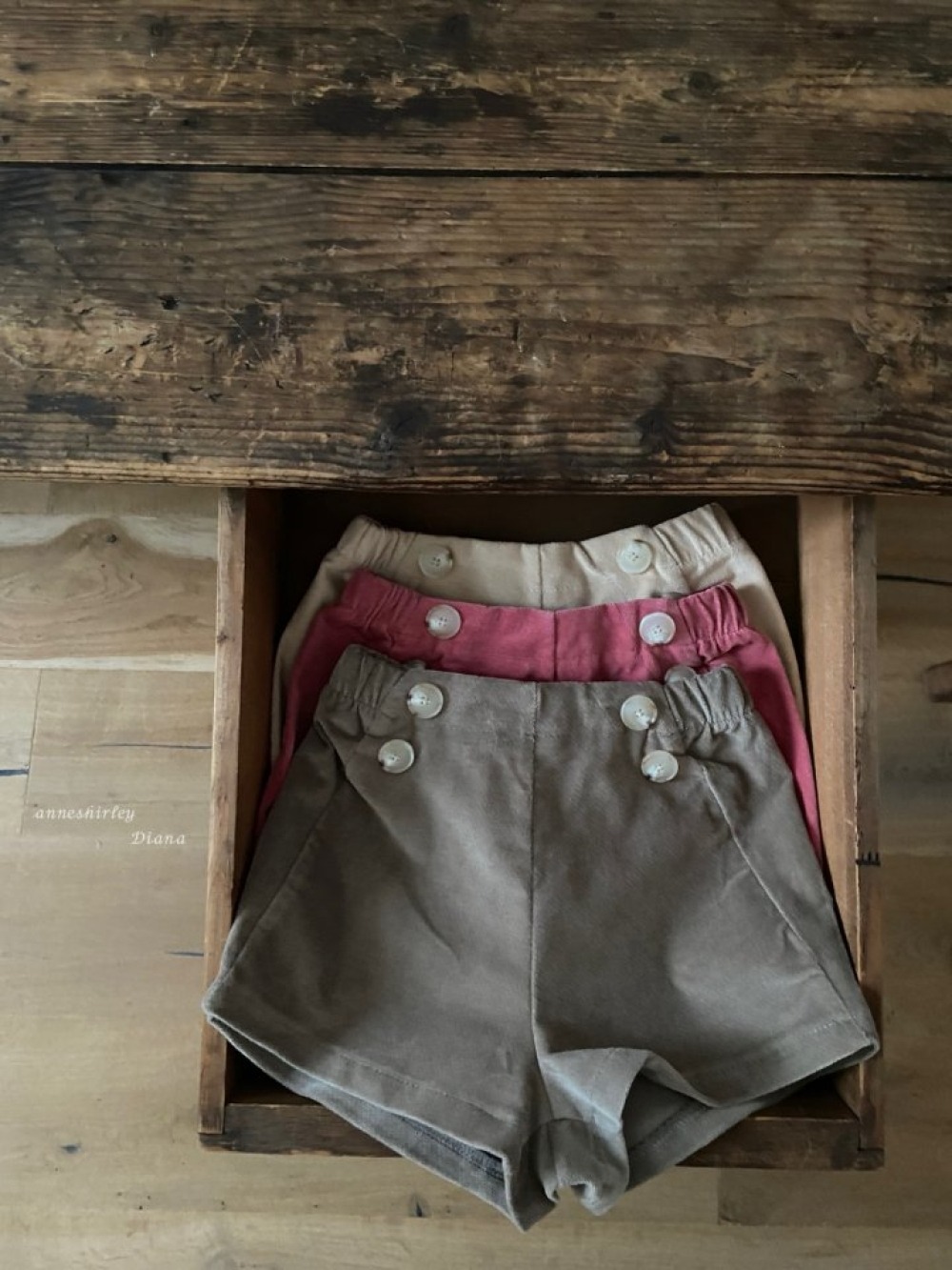 Anne Shirley39｜(3m-18m) 3色排釦設計小短褲