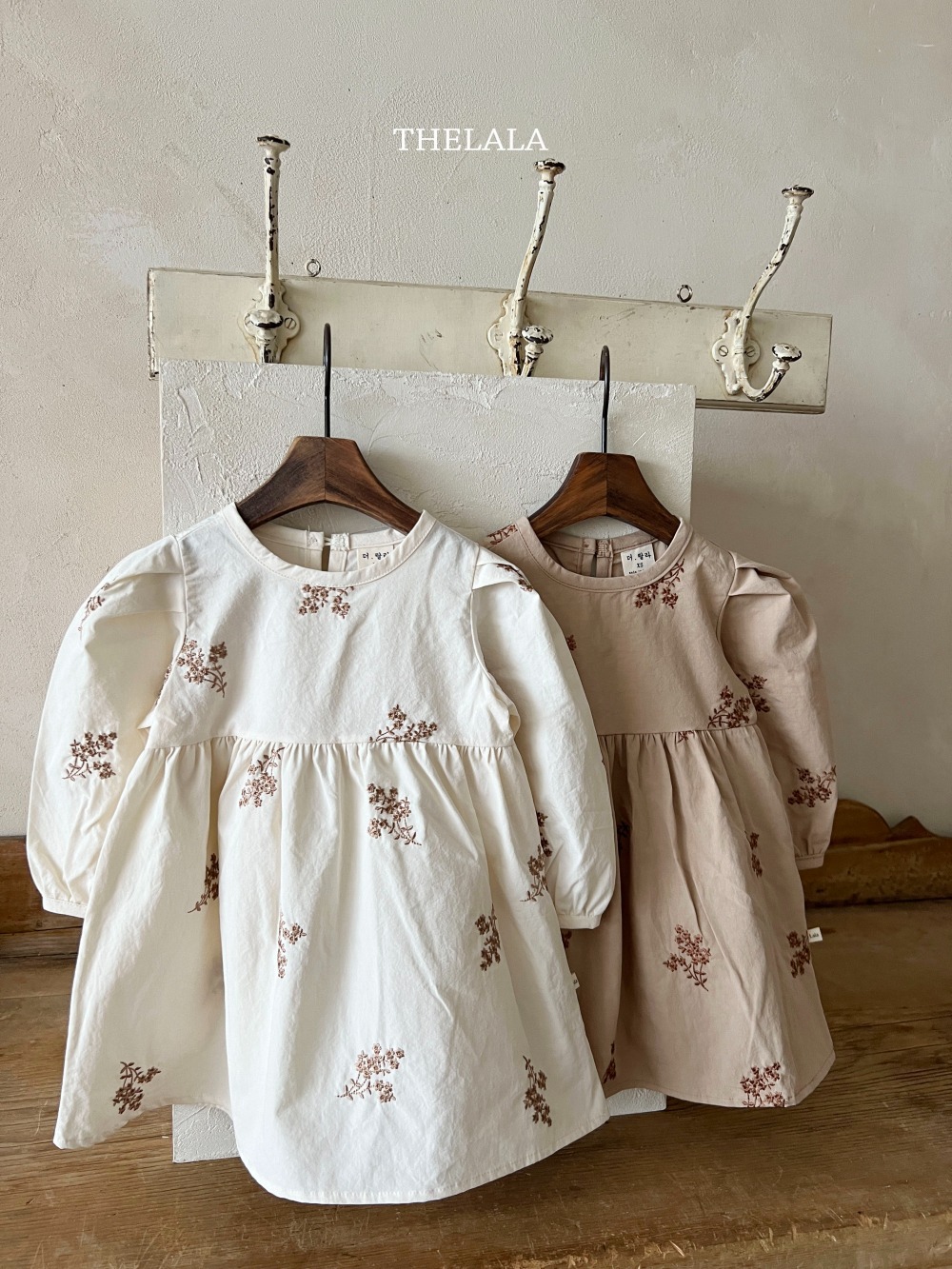 thelala58｜ (1y-6y-mom) 刺繡秋花洋裝