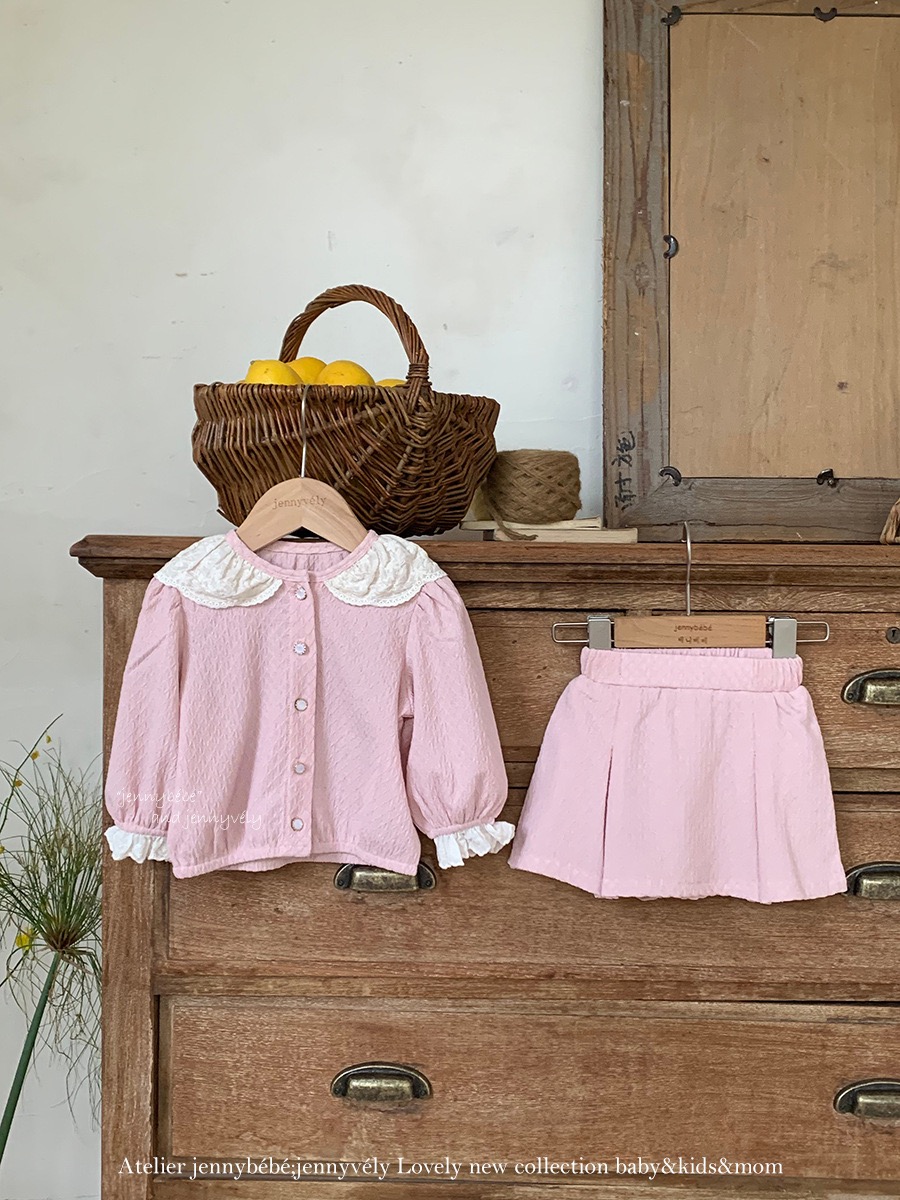 JE551｜(73-100cm) 蕾絲花邊領壓紋套裝