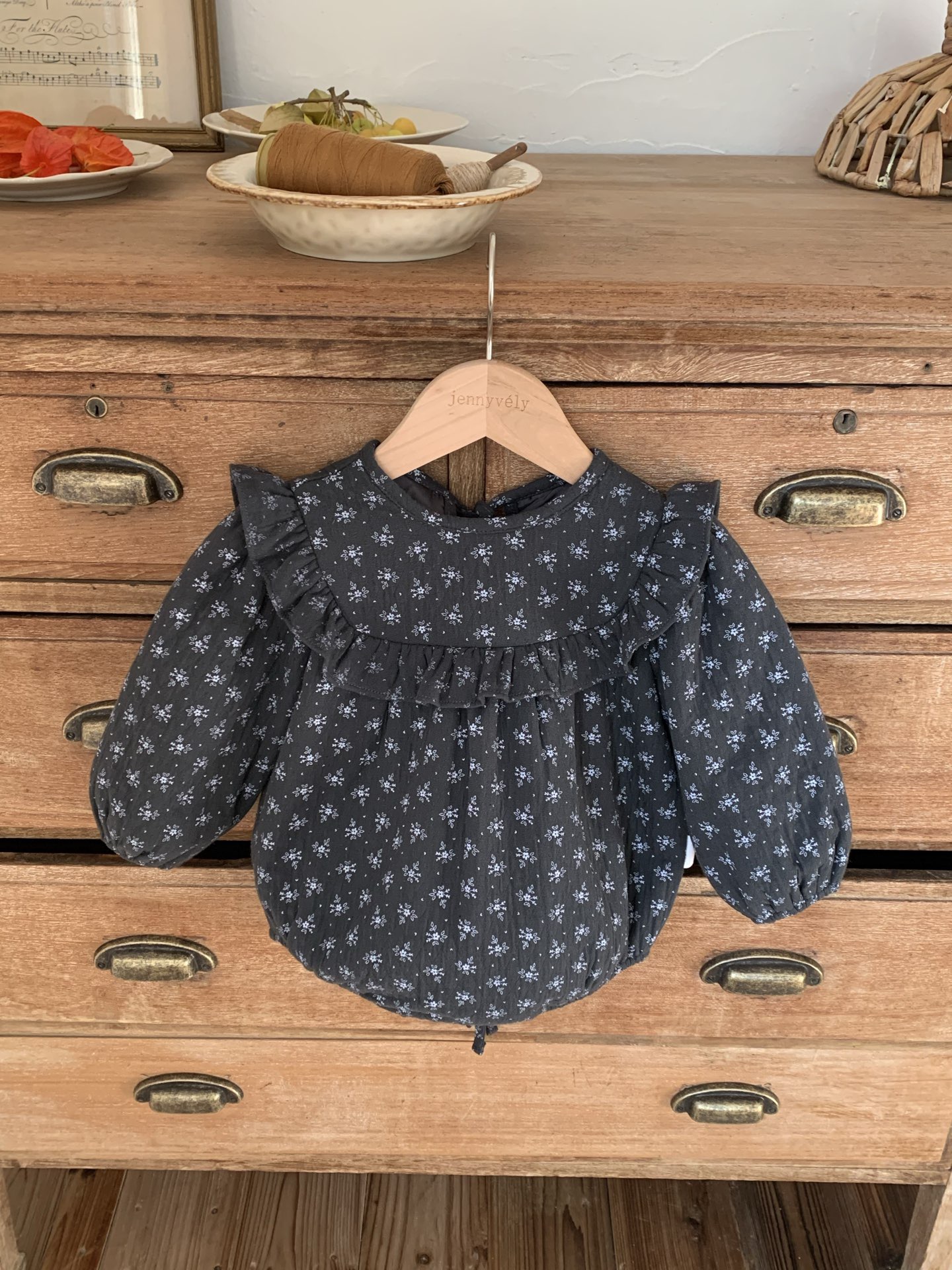 JE631｜(66cm-90cm) 花卉鋪棉綁帶包屁衣