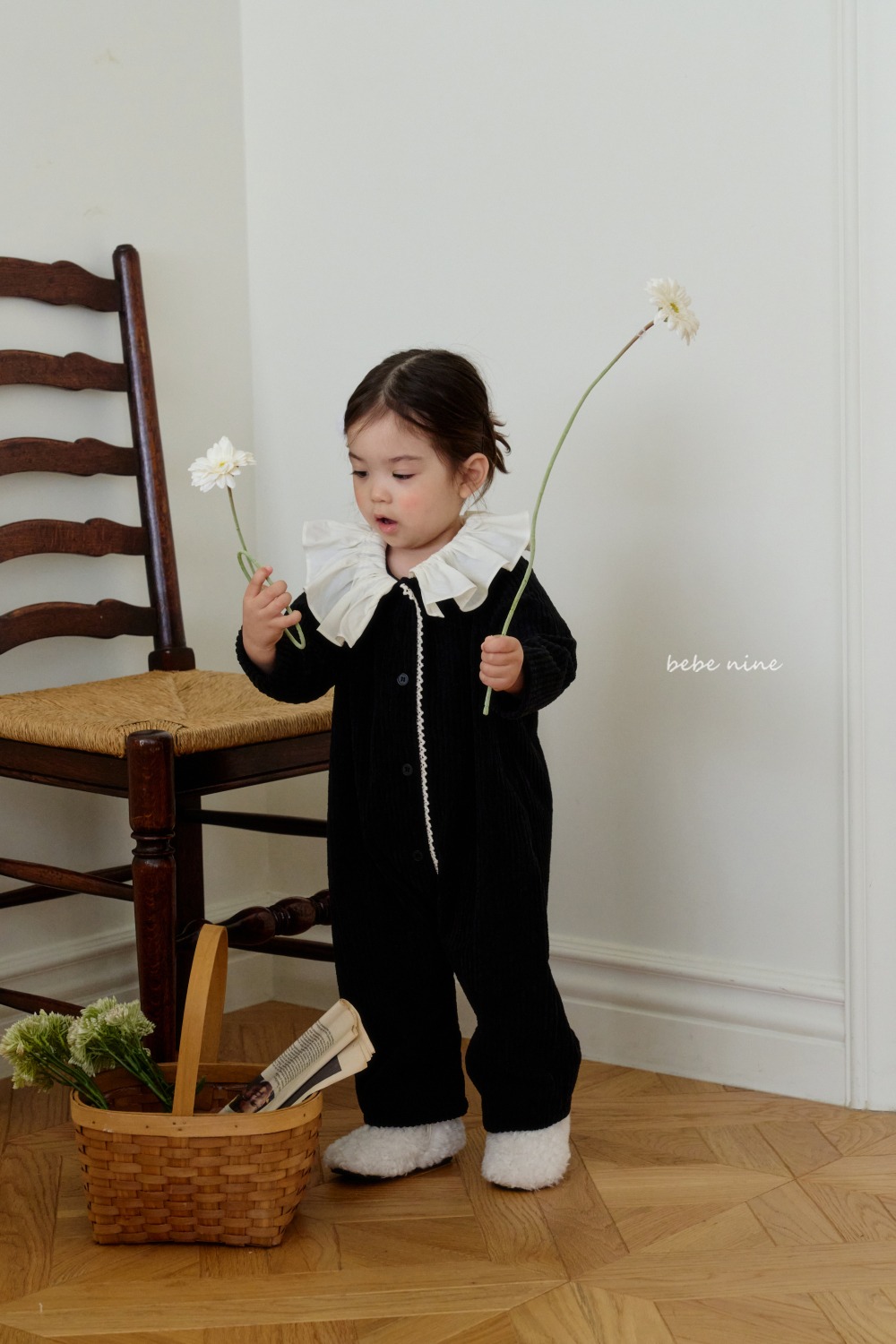 bebe nine52 (55cm-85cm) 2色荷葉翻領滾邊連身衣