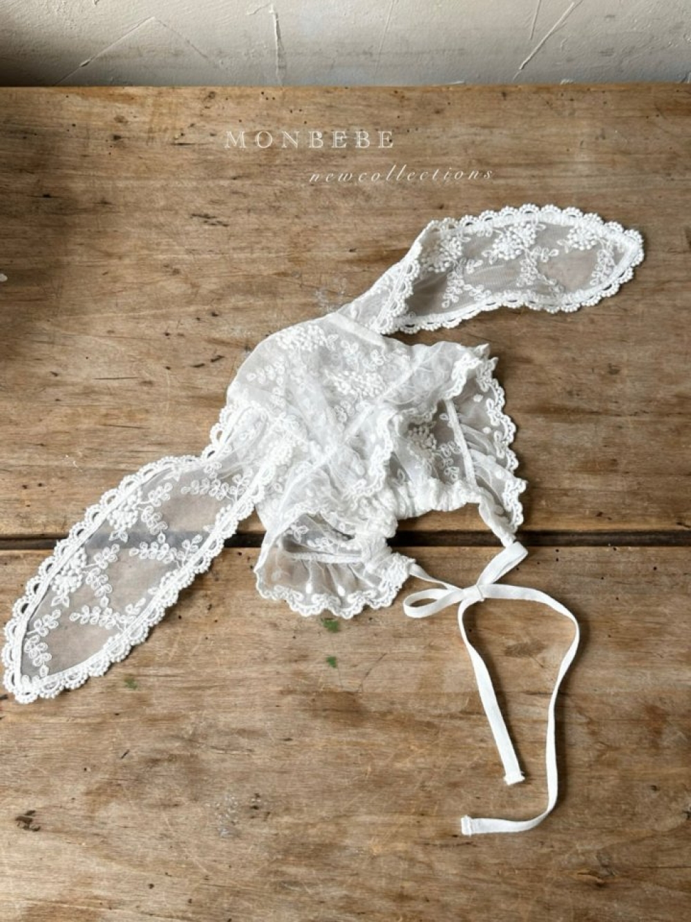 MONBEBE35｜(0m-12m) 蕾絲兔子綁帶帽