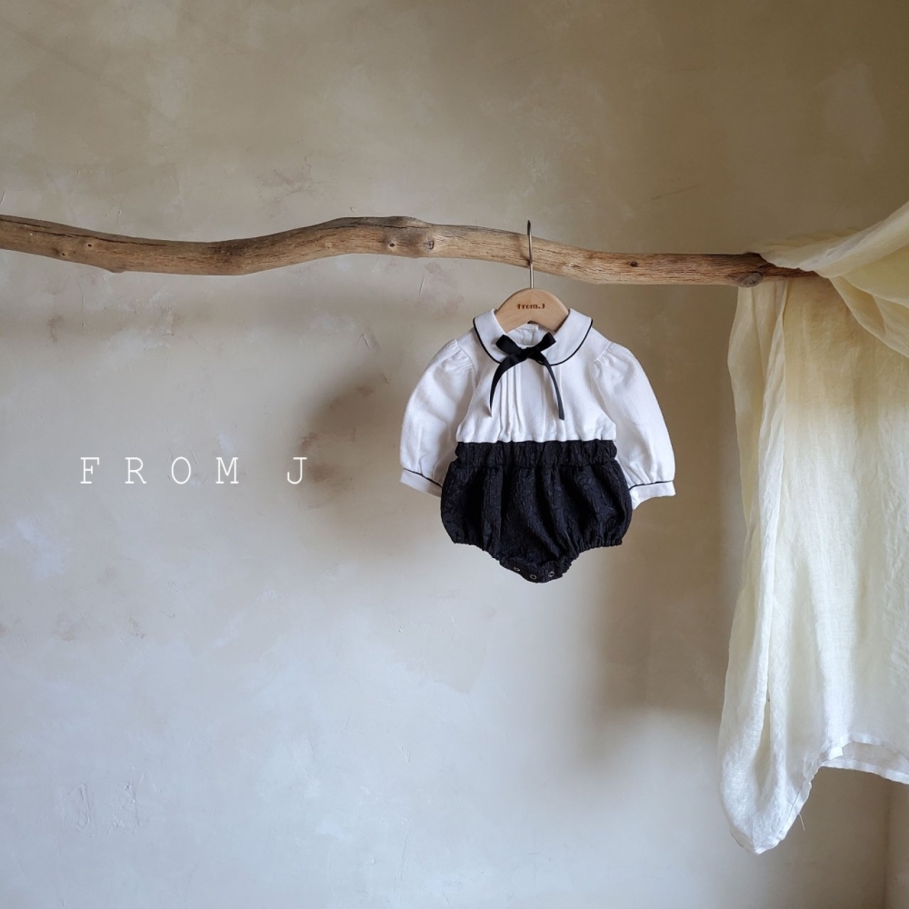 from j08｜(3-18m) 學院風經典包屁衣/包屁洋裝(含蝴蝶別針)