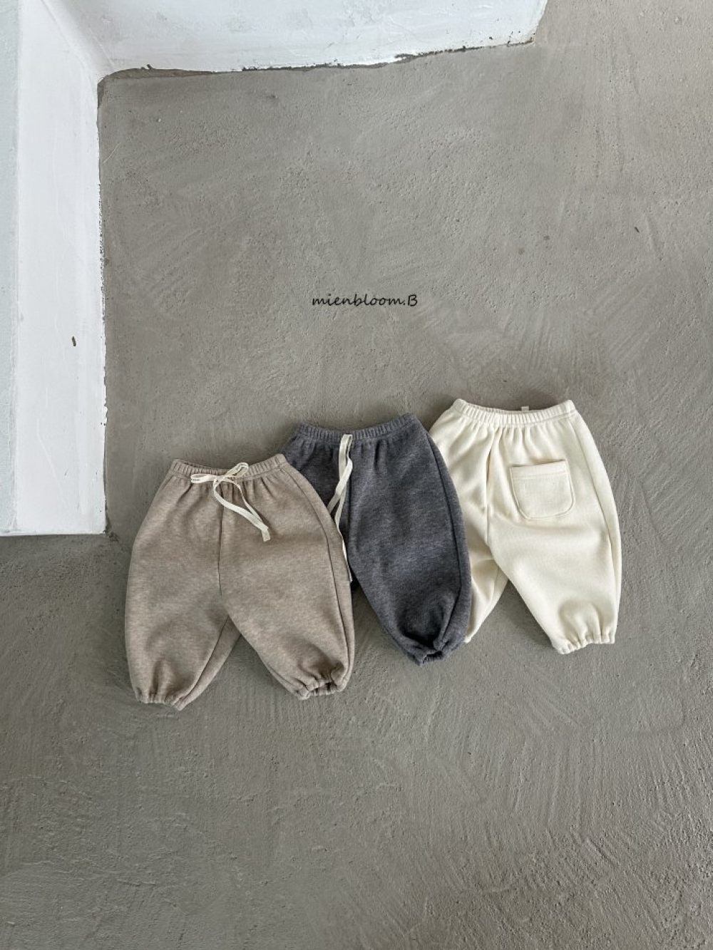 Bloom.b33｜(0m-24m) 絨面抽繩縮口褲