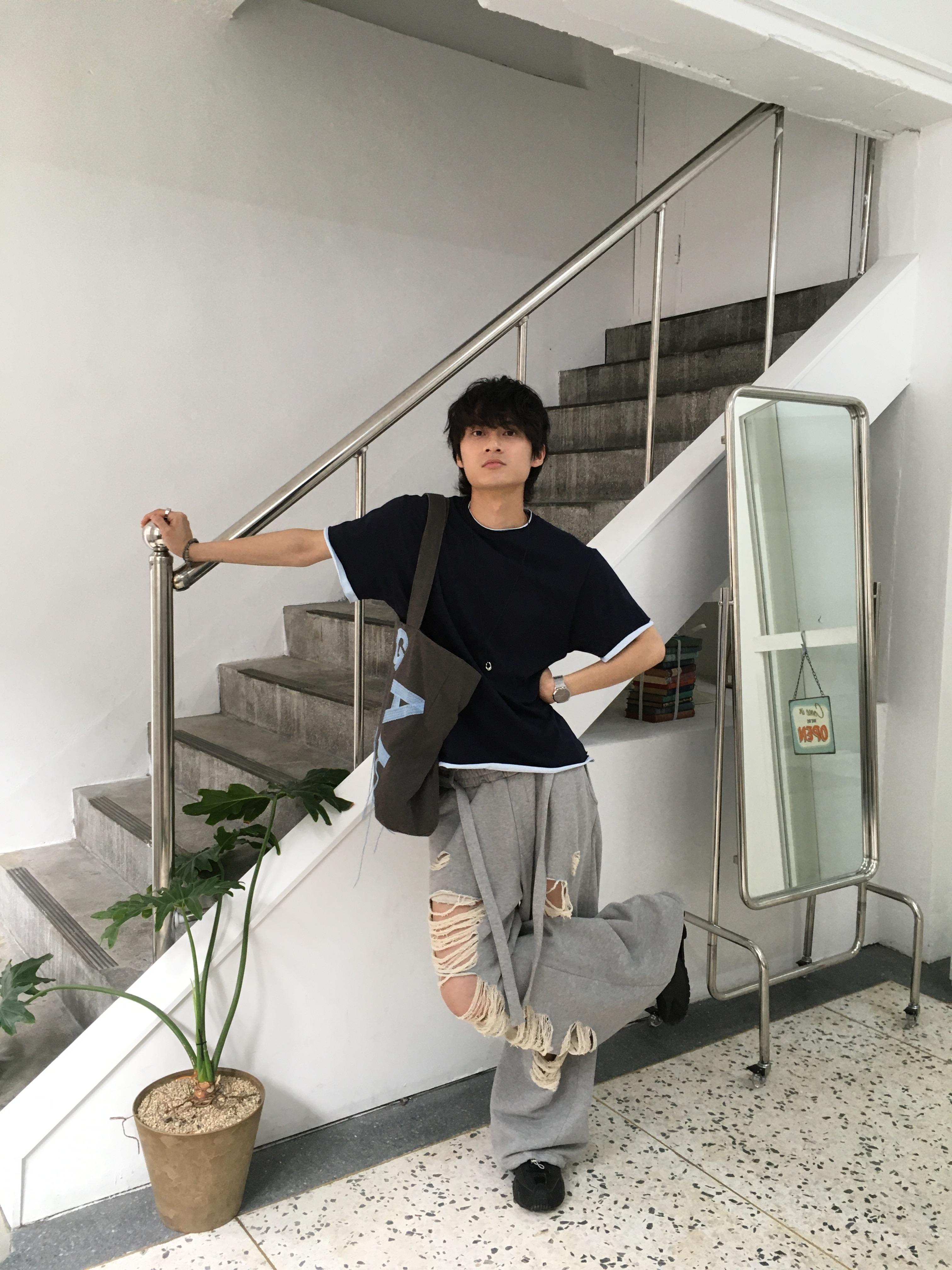 不規則收邊 假兩件 短版 素面短袖 - 5C6