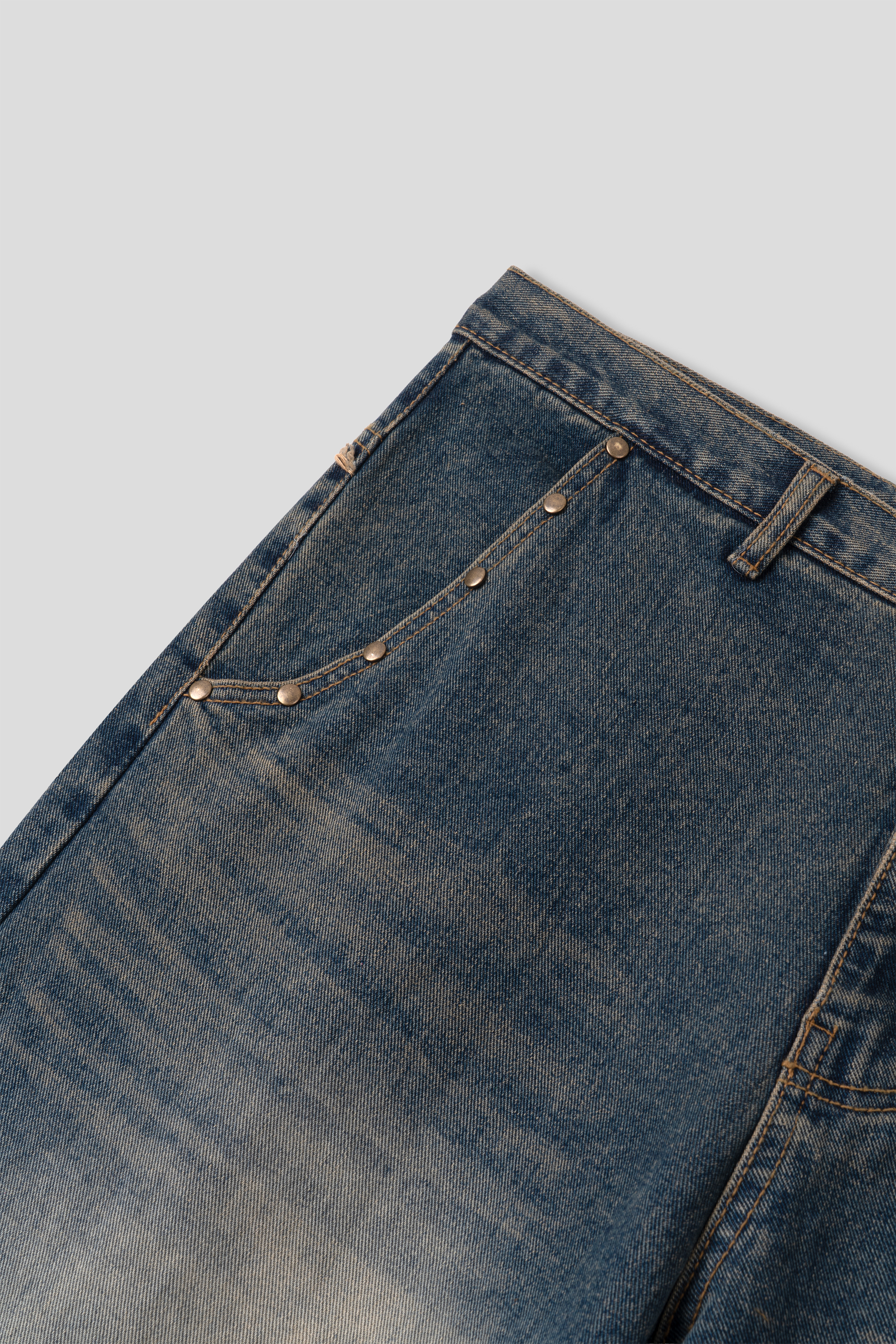 漸層水洗 鑲式卯釘 大口袋 牛仔寬褲 - 2C25