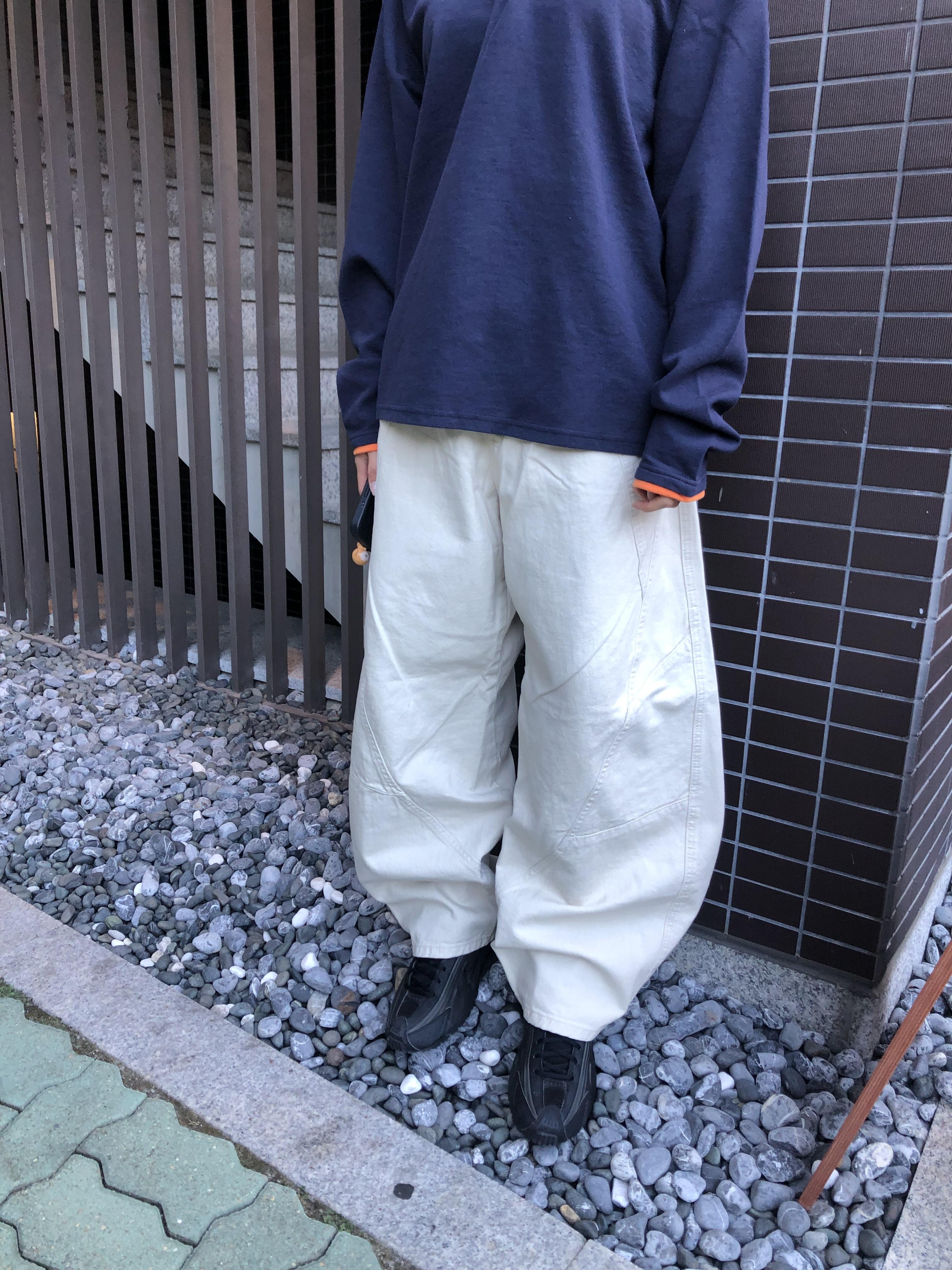 彎刀縫線 俐落版型 鬆緊帶 寬版 長褲 - 4C8