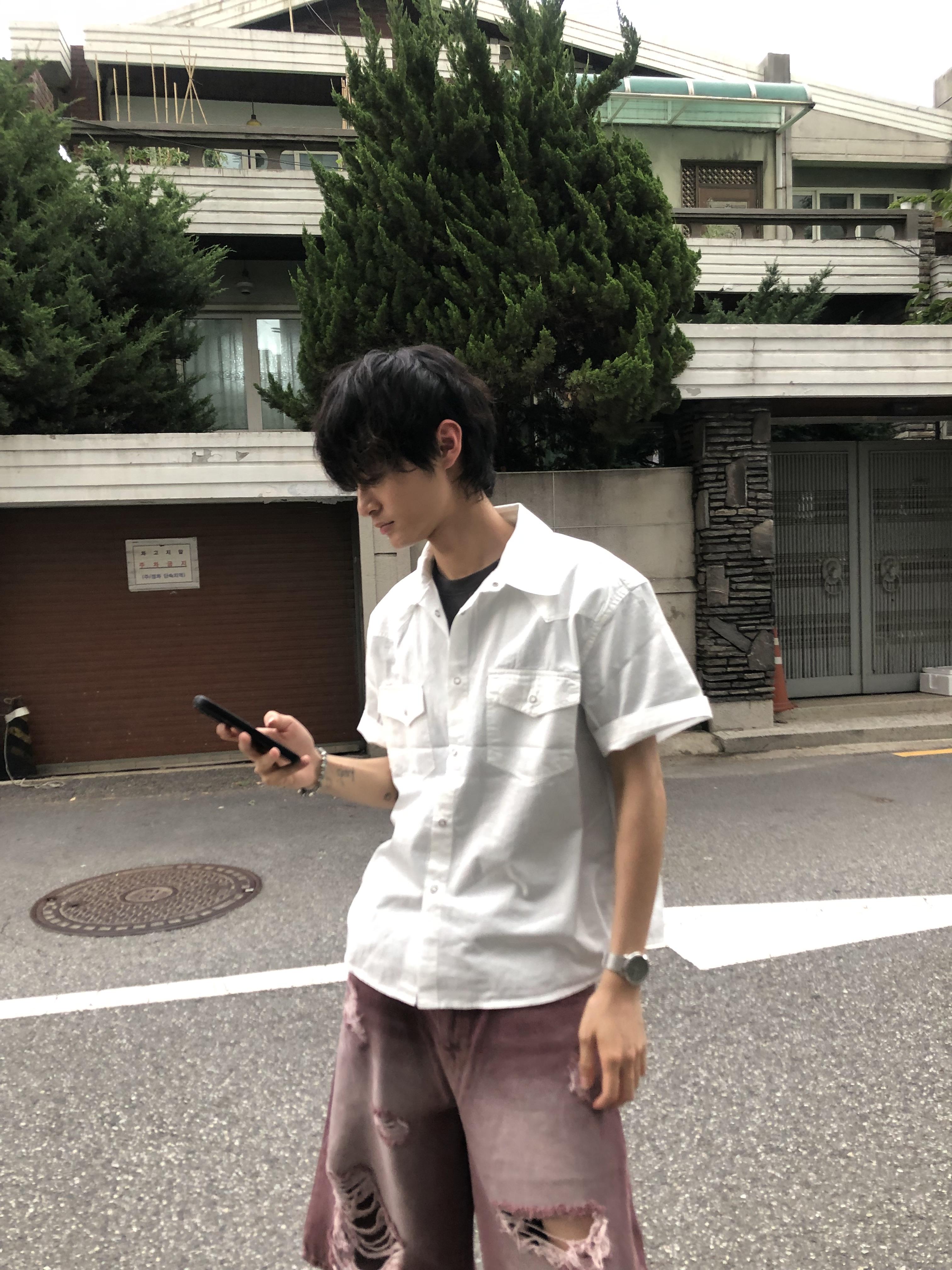 韓系型男 俐落線條 薄款 短袖 襯衫 - 4C15