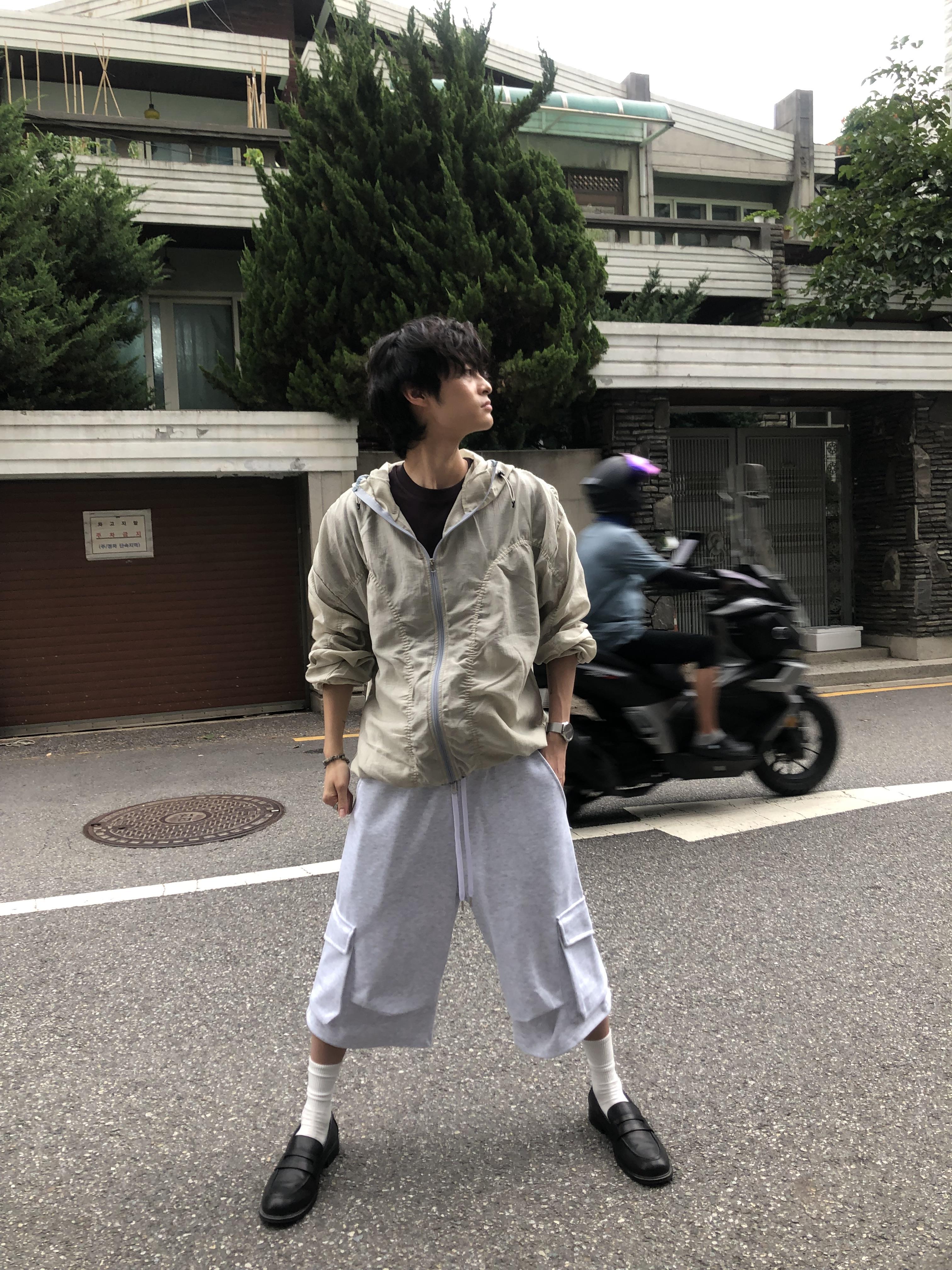 唯美配色 俐落曲線 抓皺設計 風衣外套 - 4C21