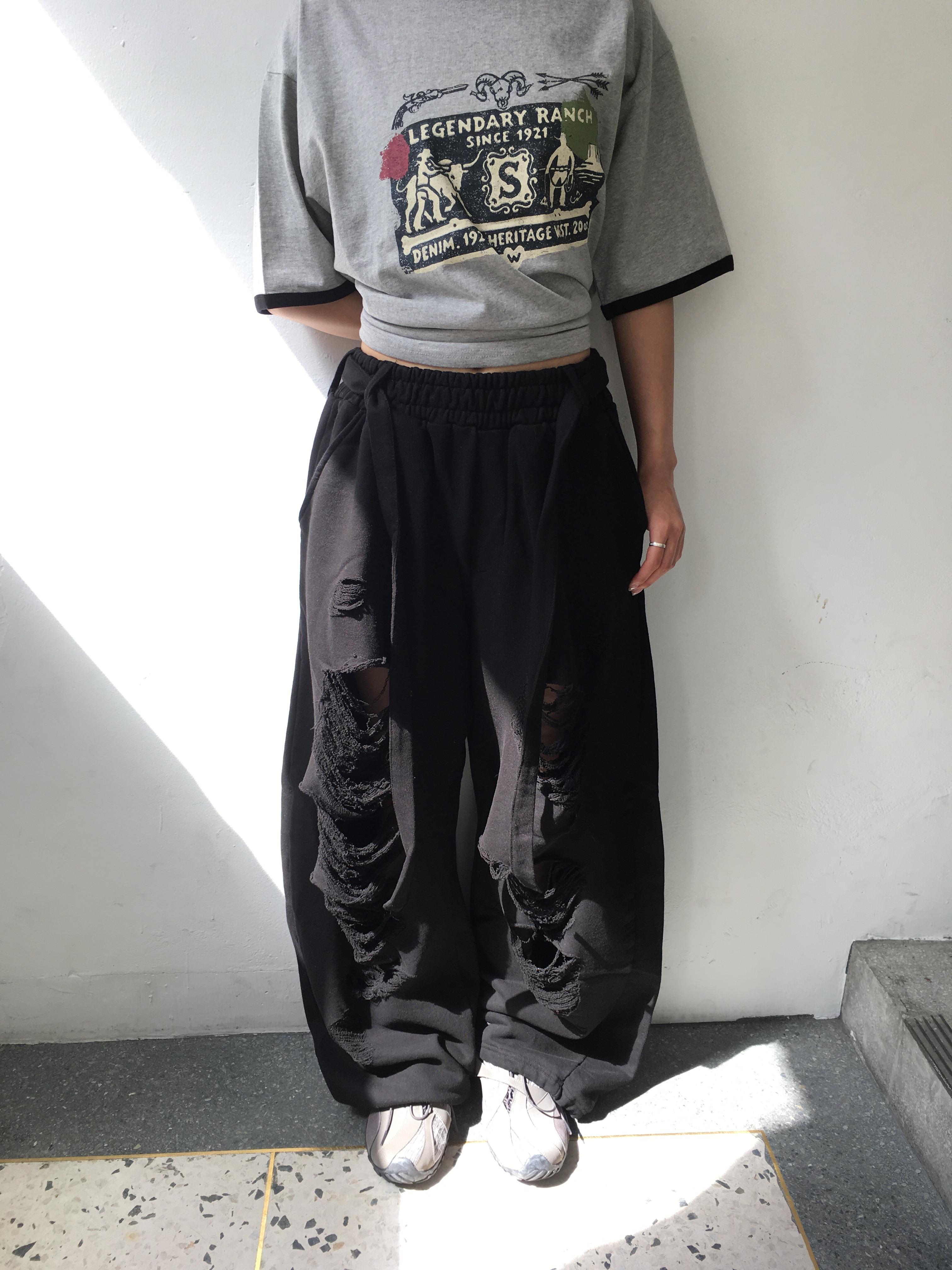 街頭鬆弛感 刷破設計 寬鬆 弧形棉褲 - 2C10