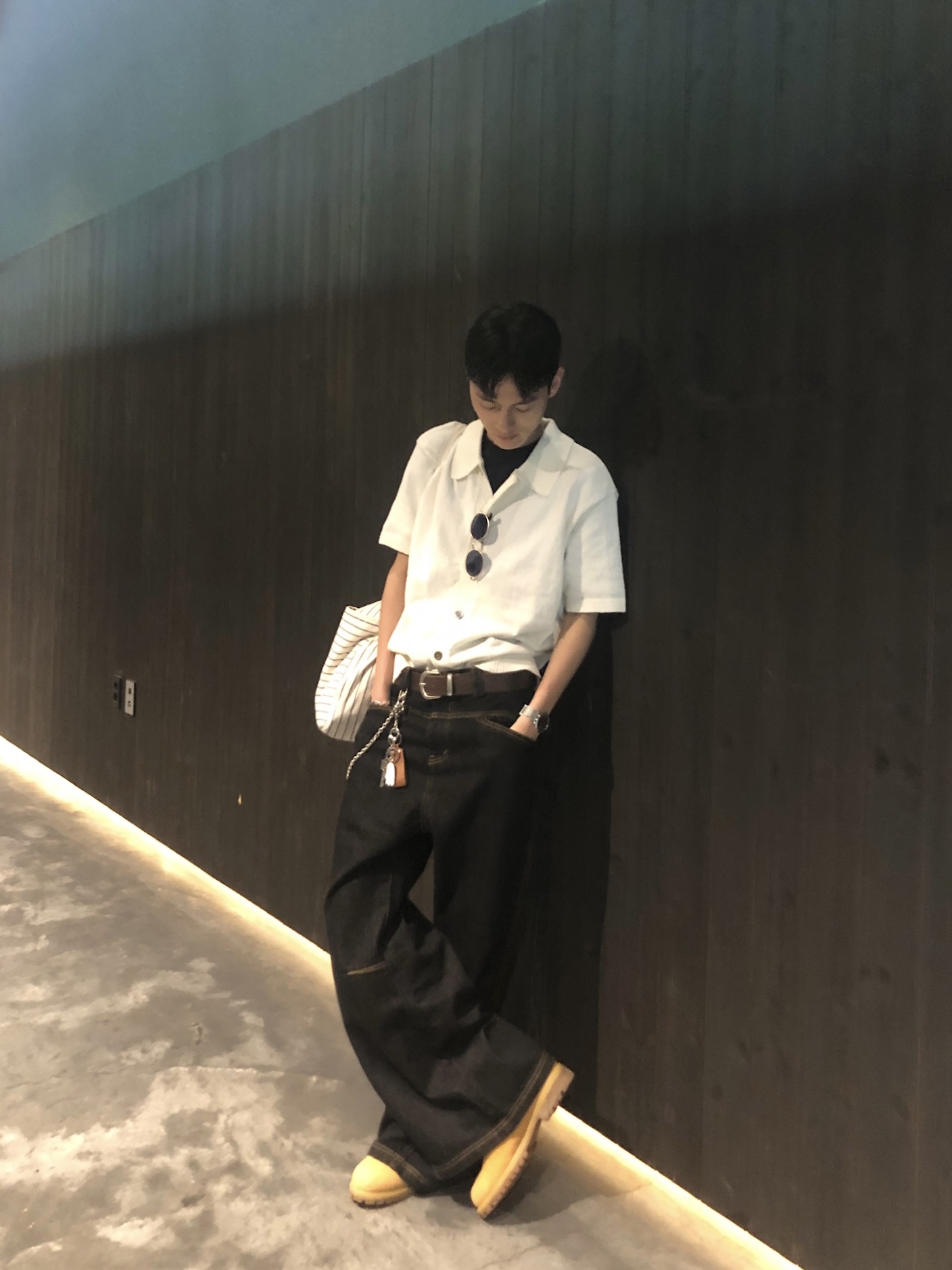 Clean Fit 特殊剪裁 輕薄丹寧 牛仔彎刀褲 - 1C8