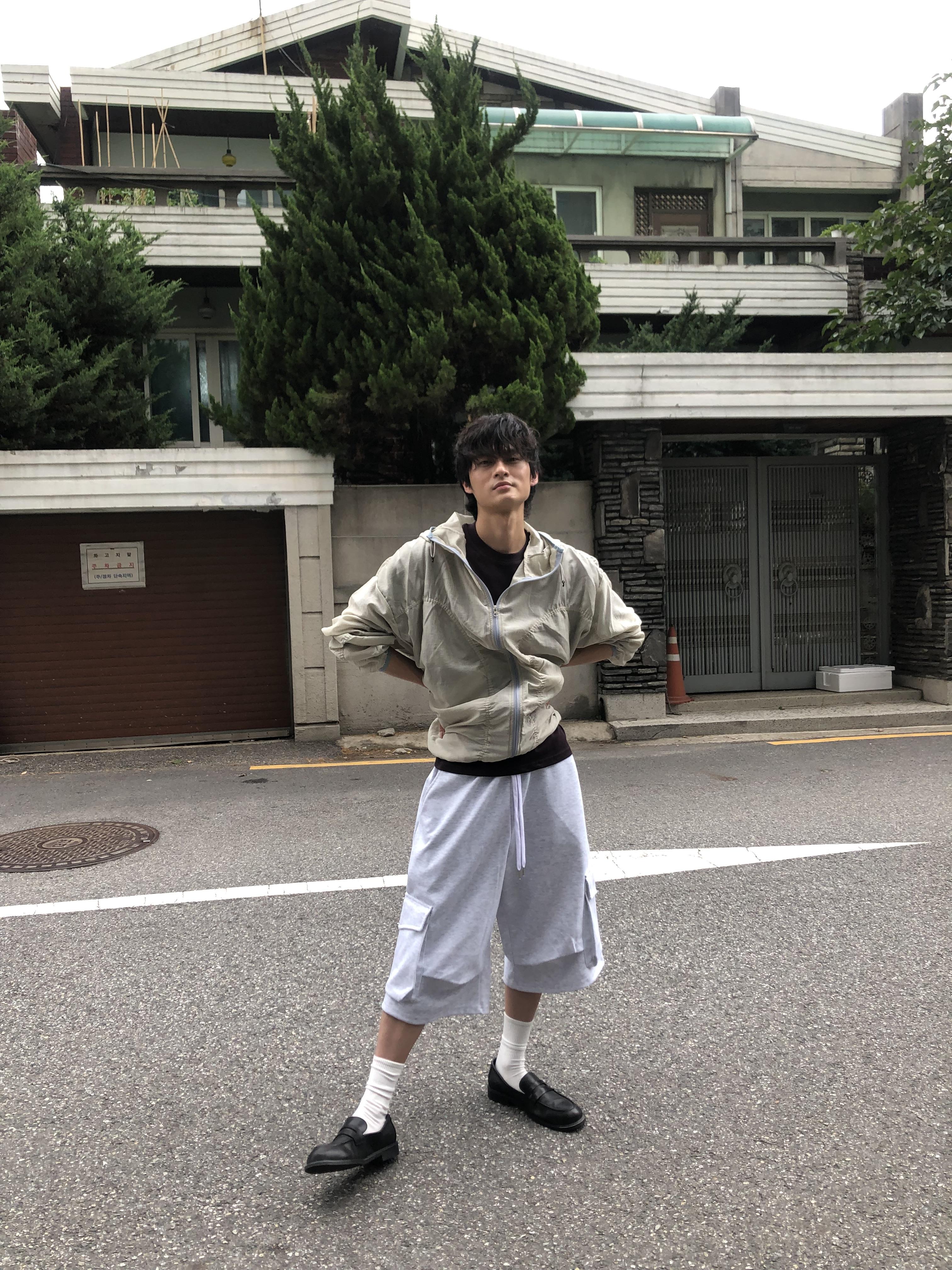 唯美配色 俐落曲線 抓皺設計 風衣外套 - 4C15