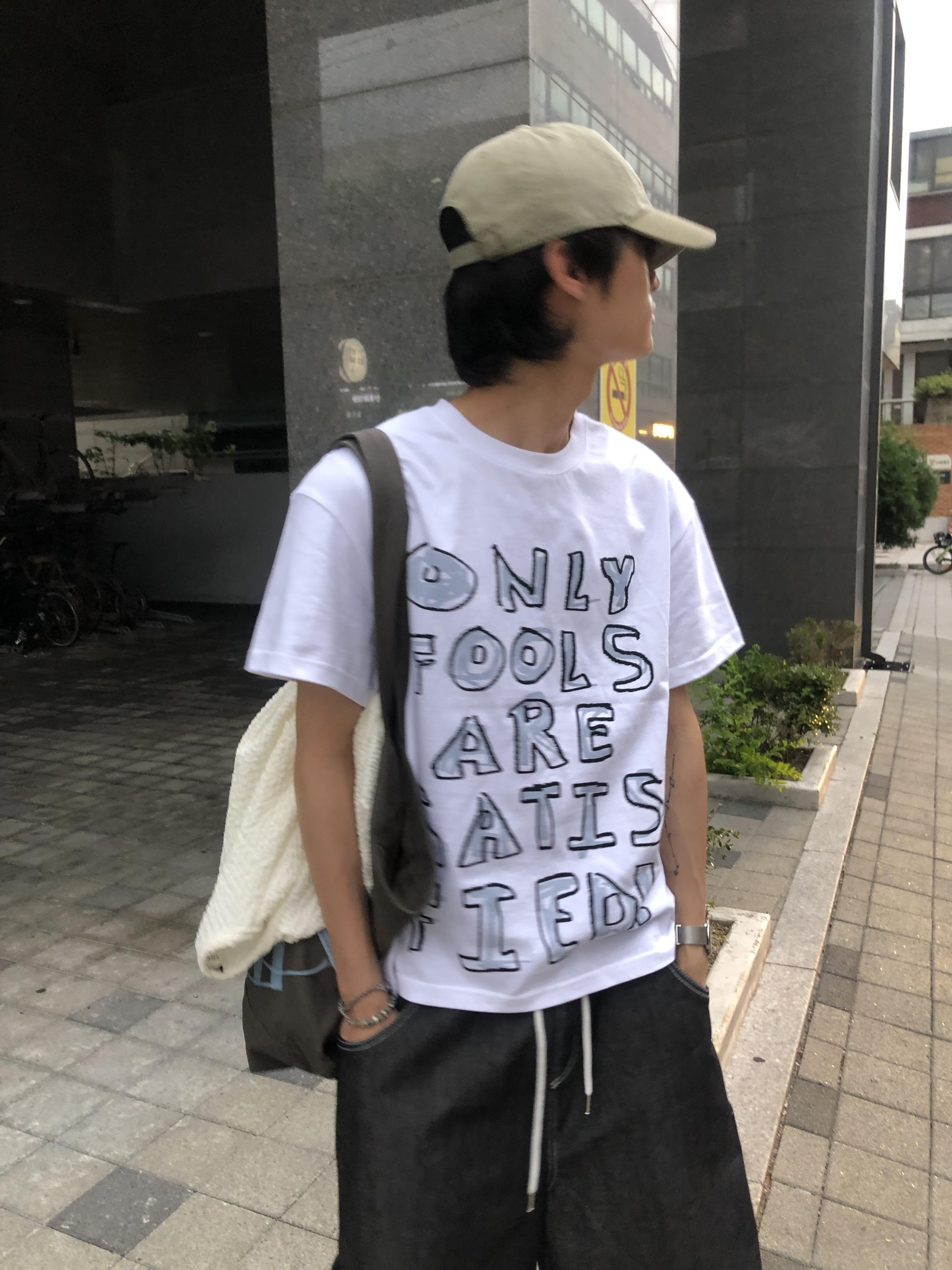 韓系可愛街頭 塗鴉印刷 短版上衣 - 2C10