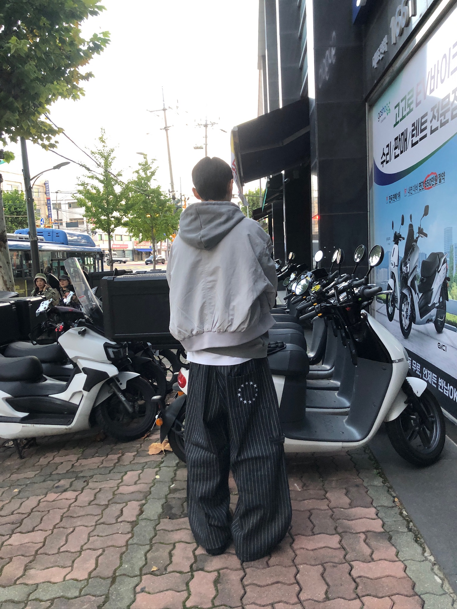 紐約型男 眾星刺繡 單層褶皺 條紋 牛仔寬褲 - 2C3