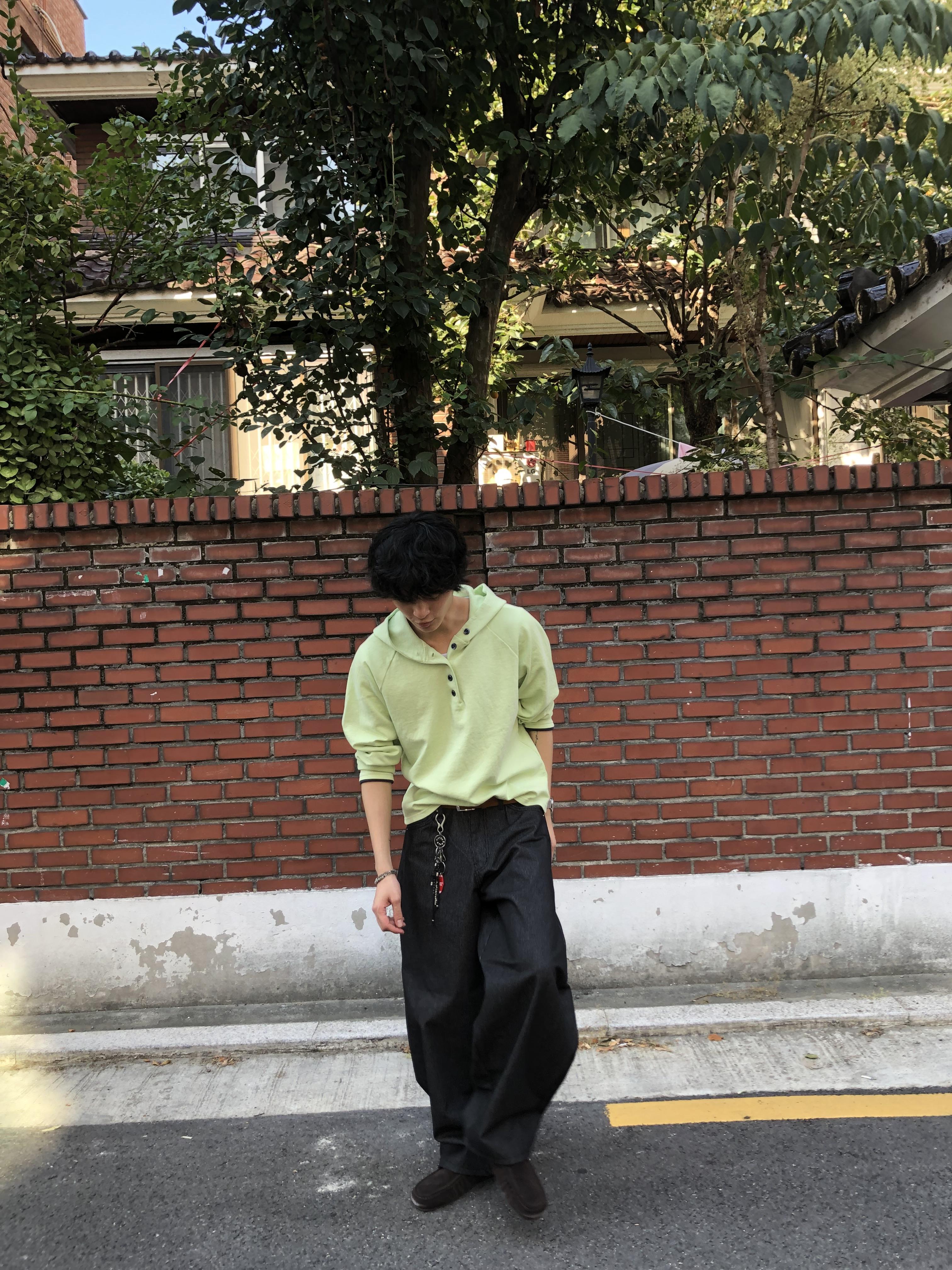 街頭經典百搭 細條紋 鬆緊帶 寬版 牛仔長褲 - 3C7