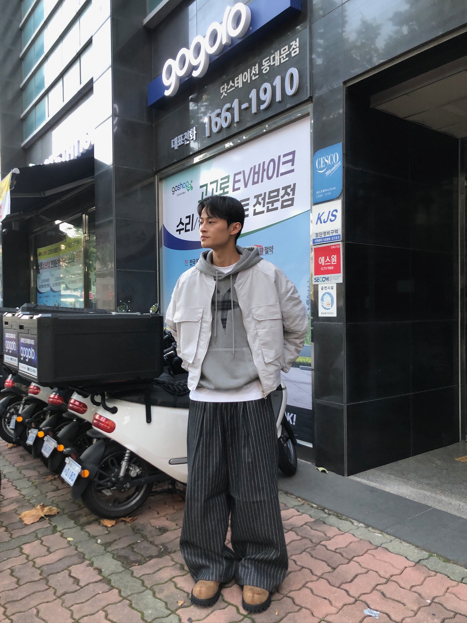 紐約型男 眾星刺繡 單層褶皺 條紋 牛仔寬褲 - 2C11