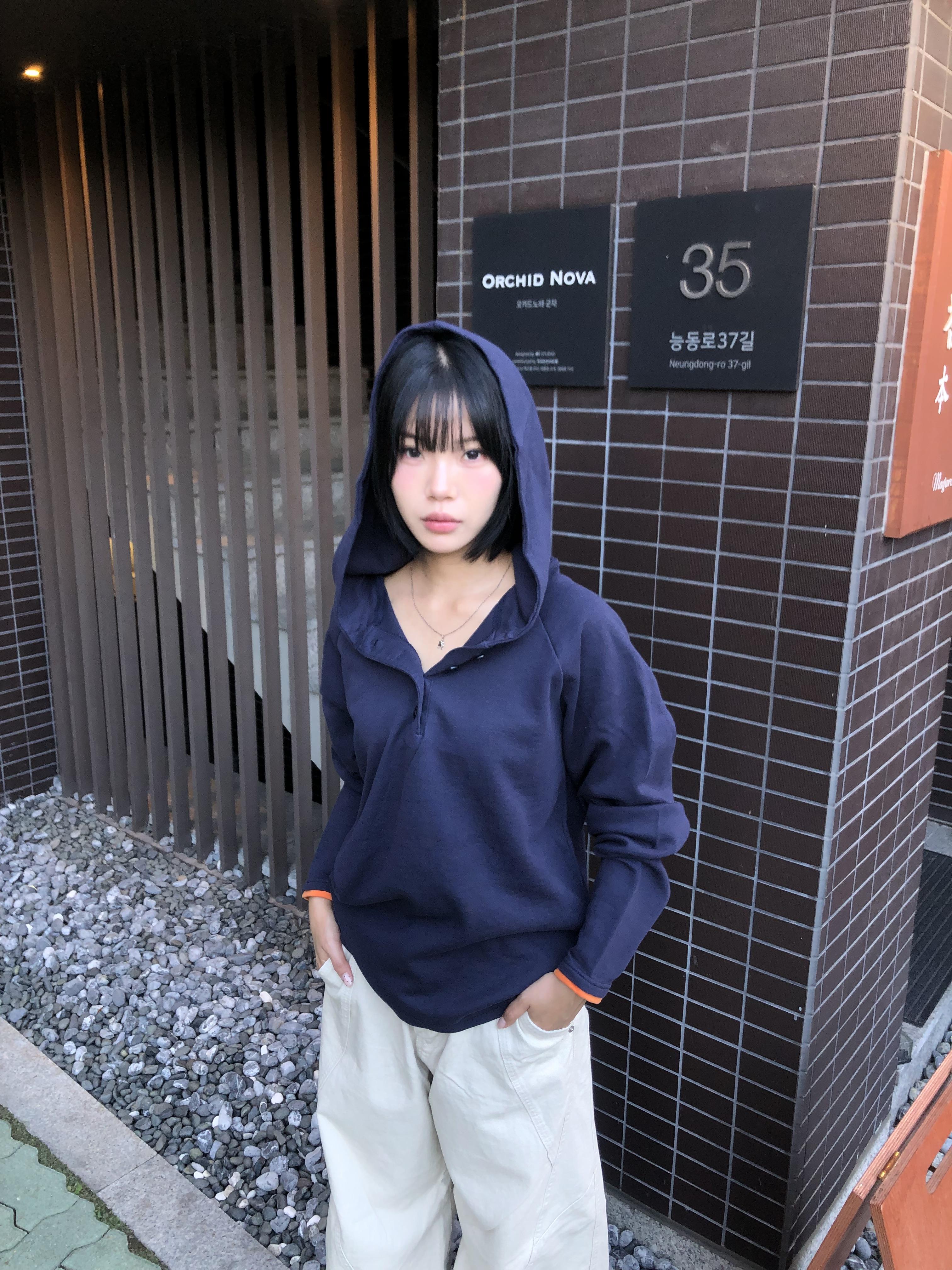 多巴安配色 休閒經典 鈕扣設計 長袖 帽T - 2C4