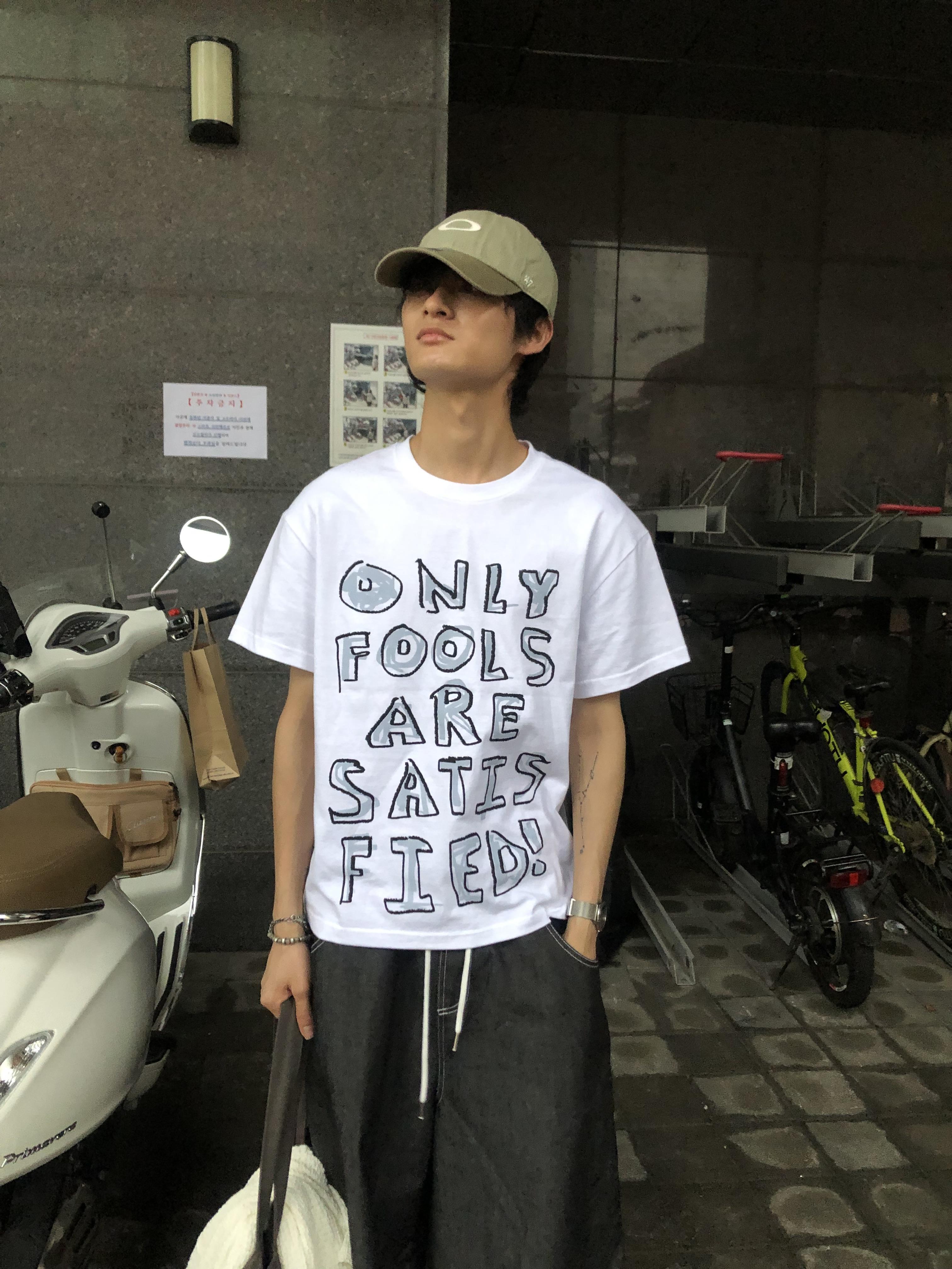 韓系可愛街頭 塗鴉印刷 短版上衣 - 2C14