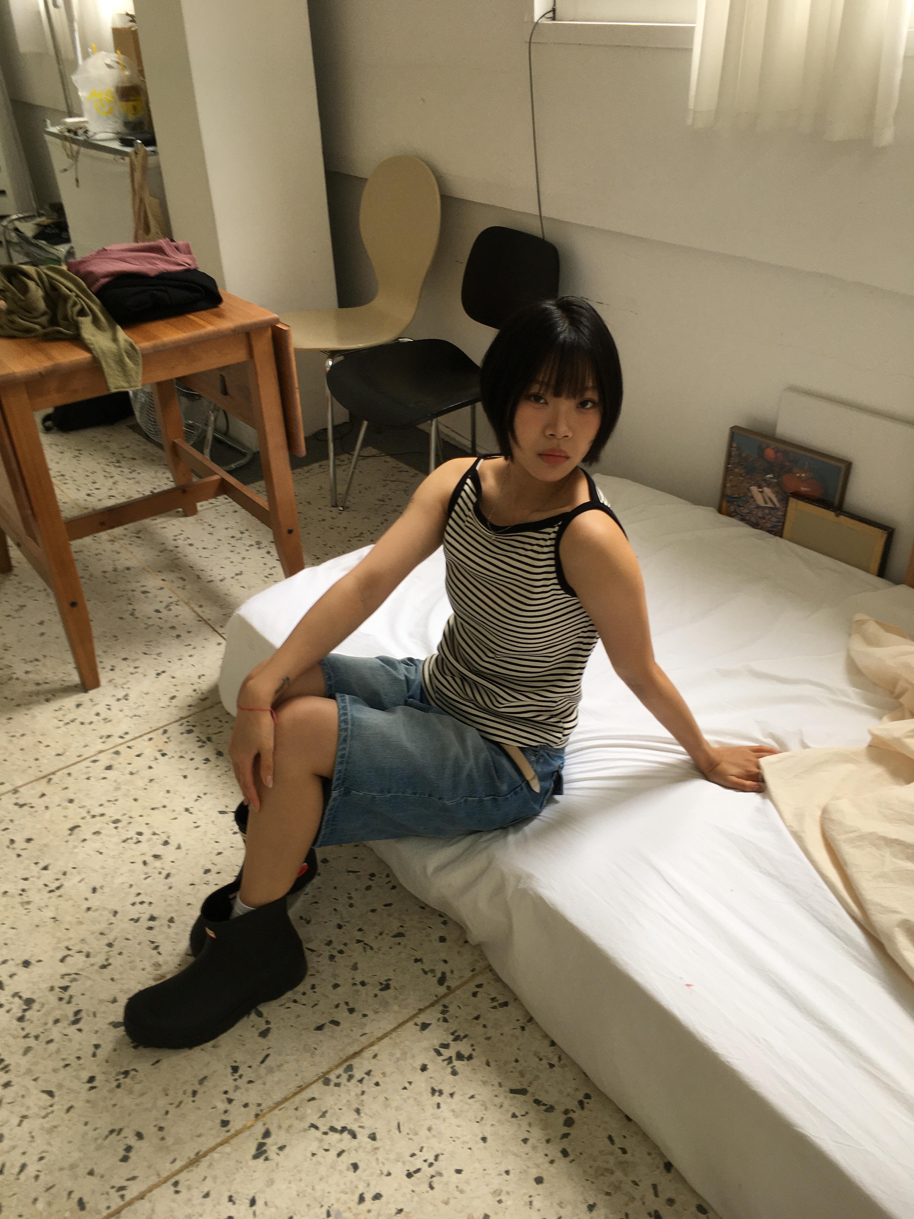 韓女基本款 大口袋 牛仔 6分短褲 - 2C20