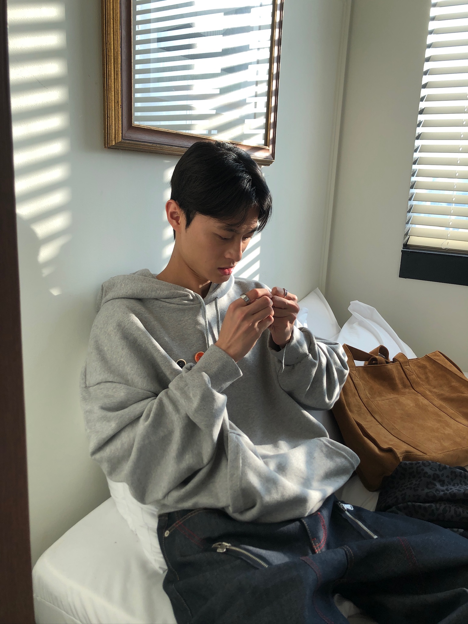 街頭鬆弛 多色鈕扣 寬版 帽T 長袖 - 3C9