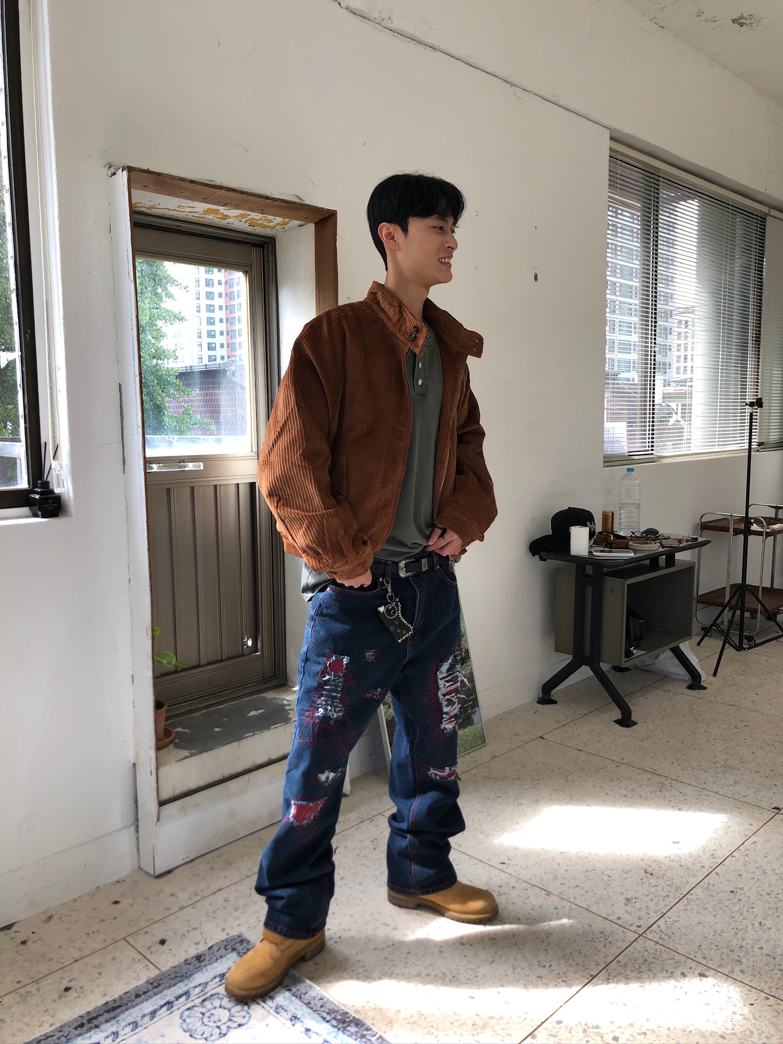 美式街頭 紅色警戒 破壞 直筒 微寬版 牛仔褲 - 1C10