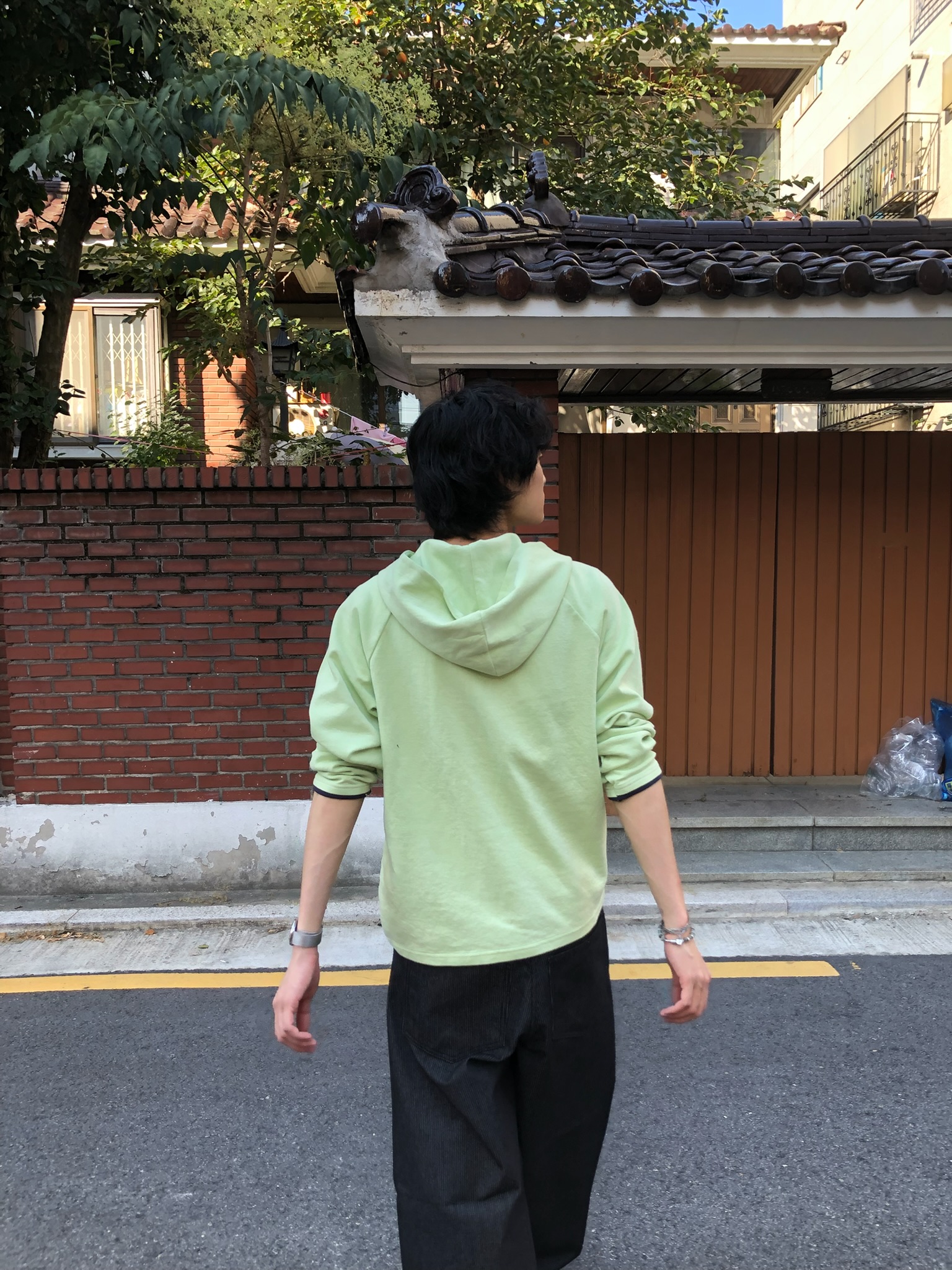 多巴安配色 休閒經典 鈕扣設計 長袖 帽T - 2C22