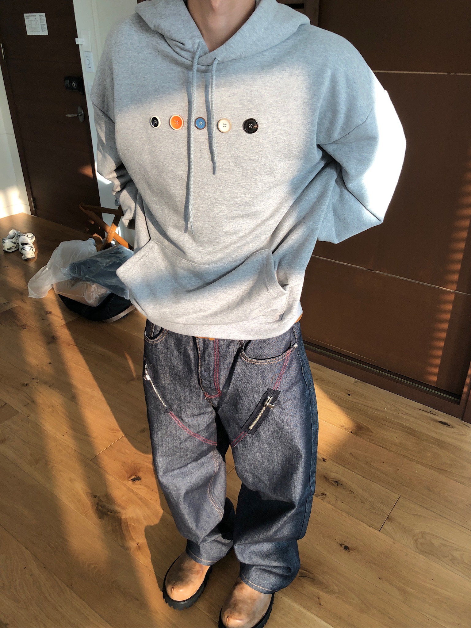 街頭鬆弛 多色鈕扣 寬版 帽T 長袖 - 3C10