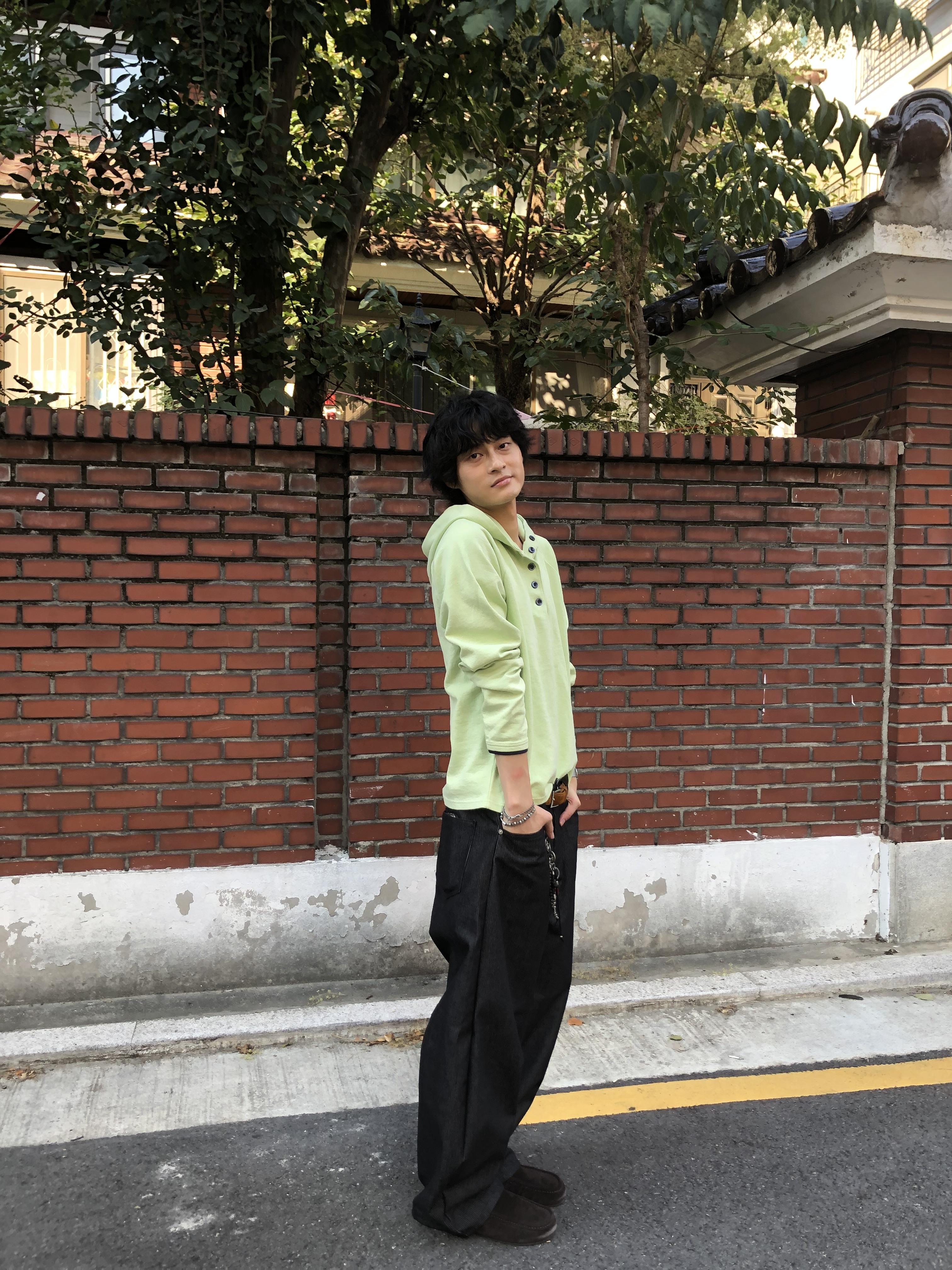 多巴安配色 休閒經典 鈕扣設計 長袖 帽T - 2C21