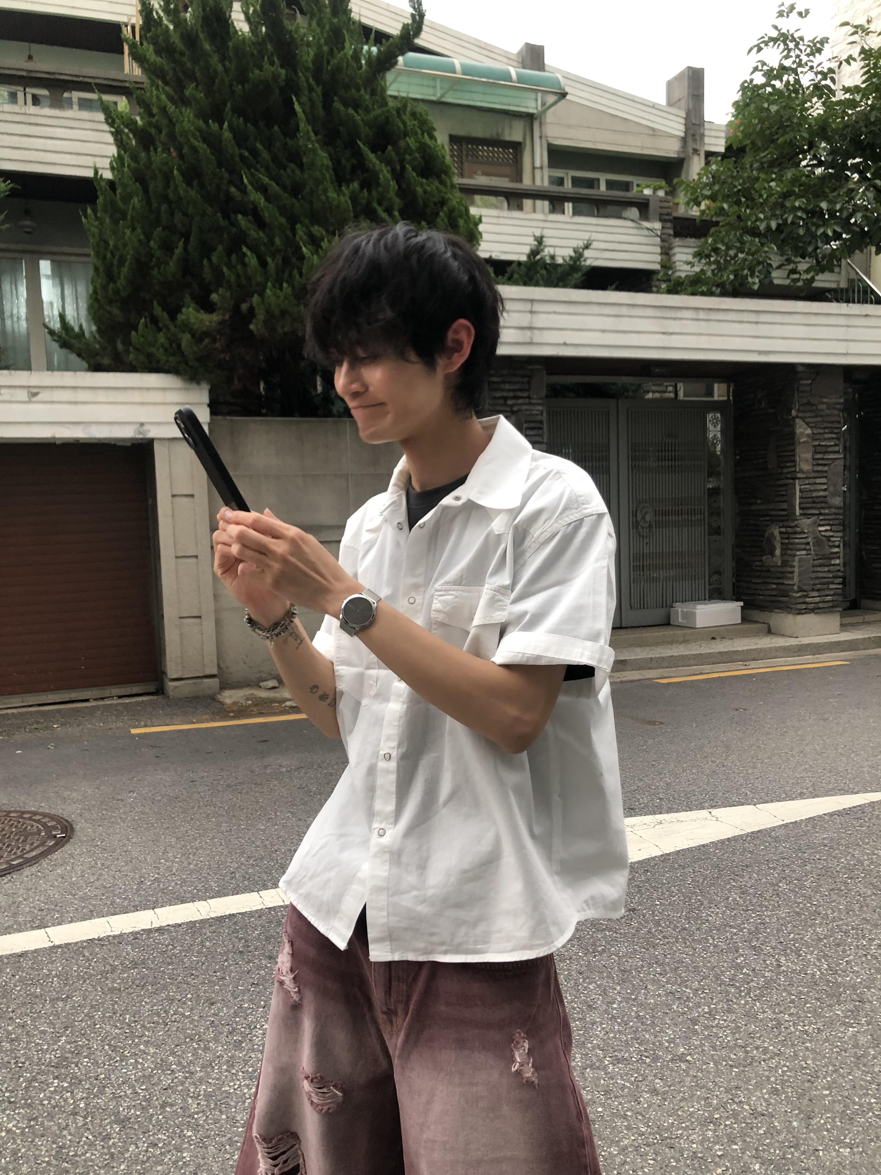 韓系型男 俐落線條 薄款 短袖 襯衫 - 4C18