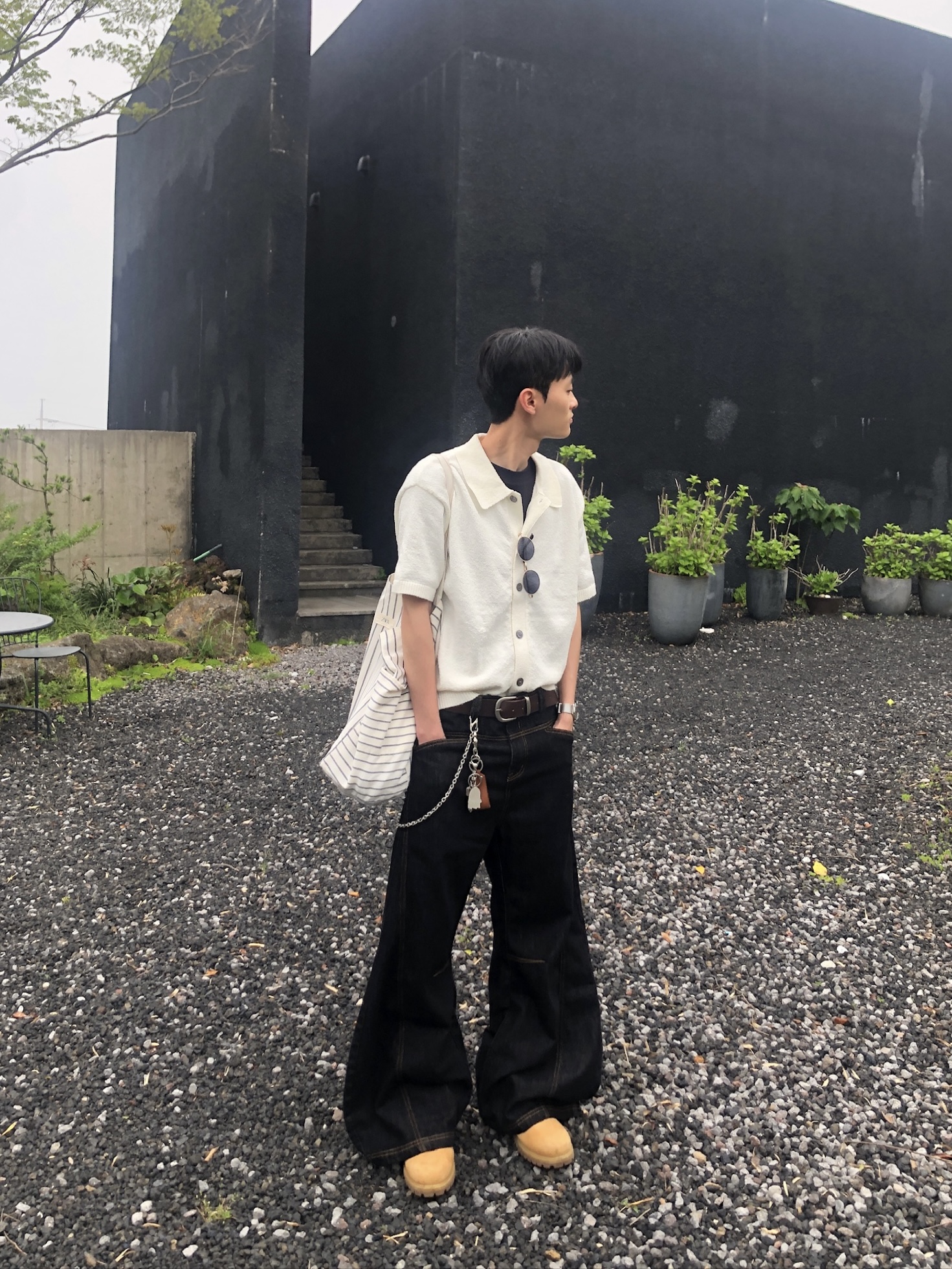 Clean Fit 特殊剪裁 輕薄丹寧 牛仔彎刀褲 - 1C10