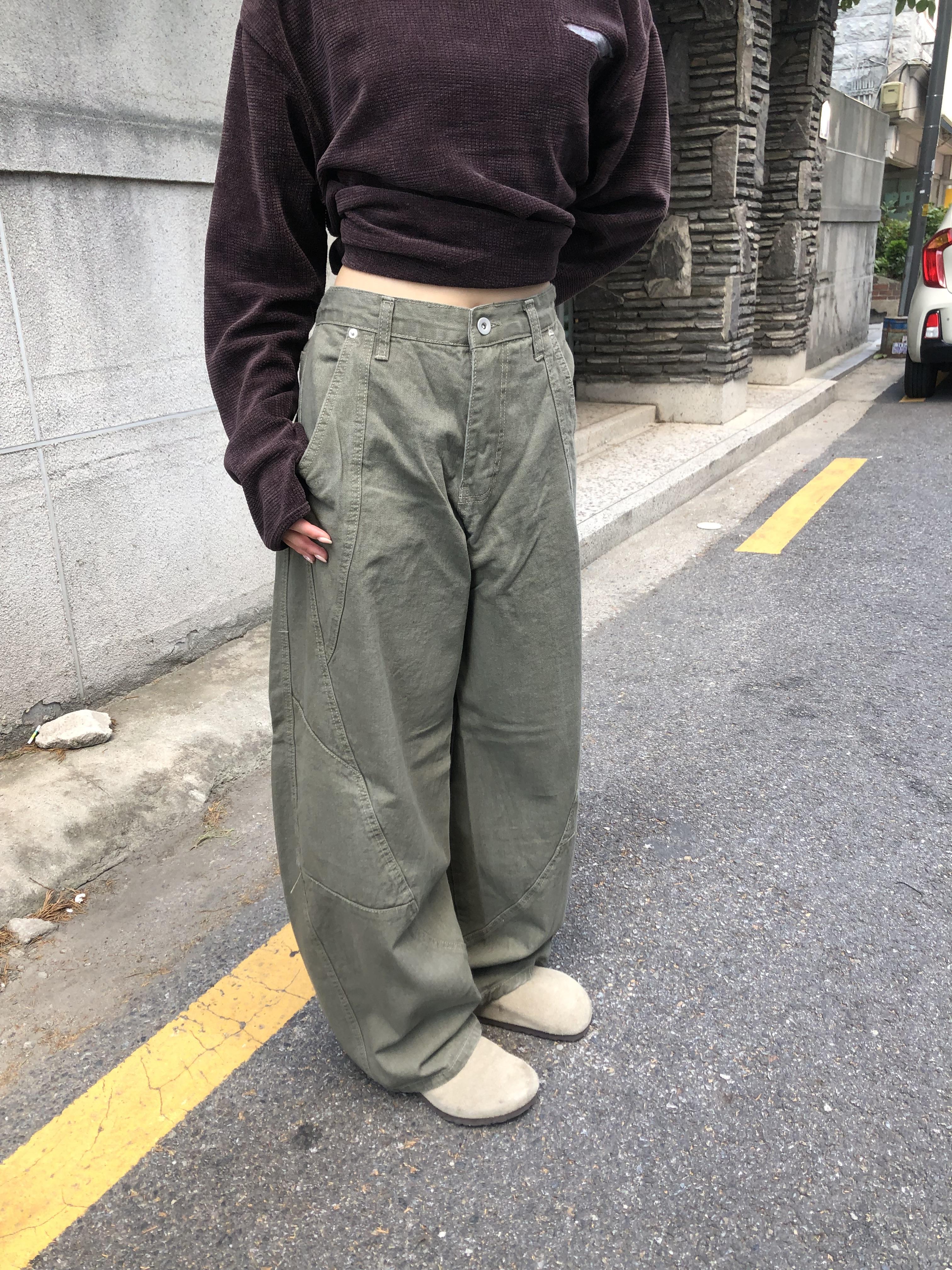 彎刀縫線 俐落版型 鬆緊帶 寬版 長褲 - 4C9