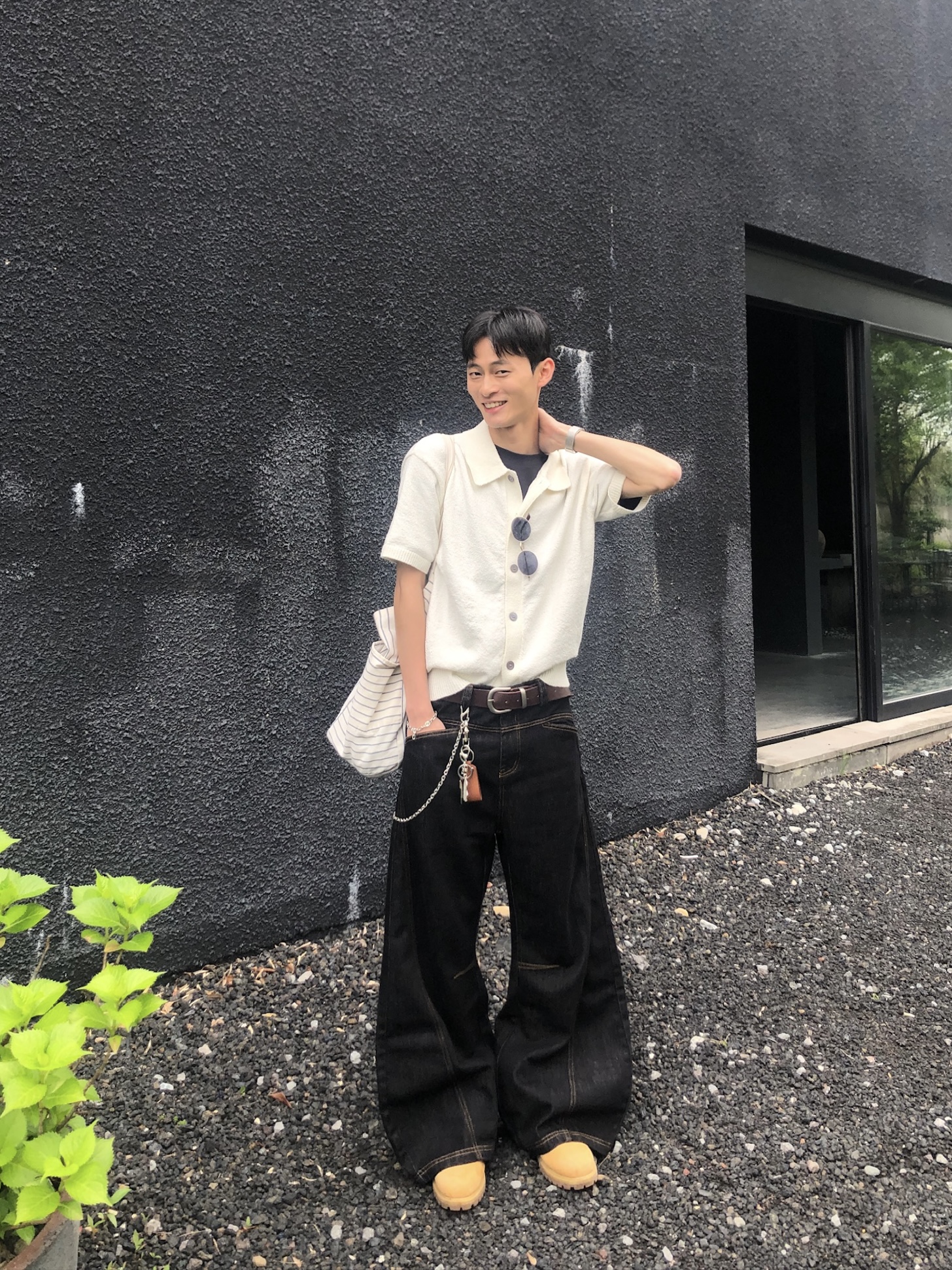 Clean Fit 特殊剪裁 輕薄丹寧 牛仔彎刀褲 - 1C2