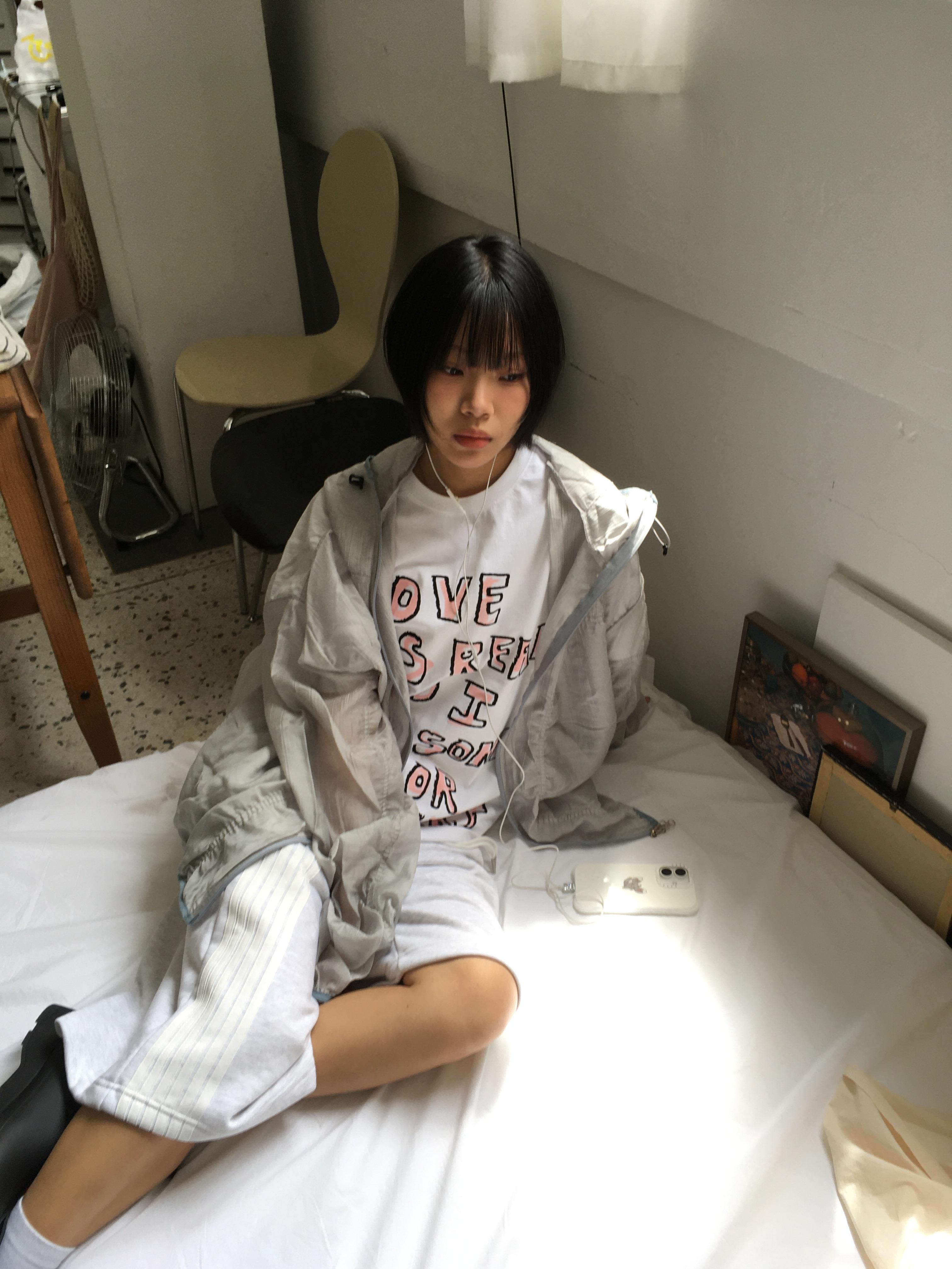 唯美配色 俐落曲線 抓皺設計 風衣外套 - 4C12